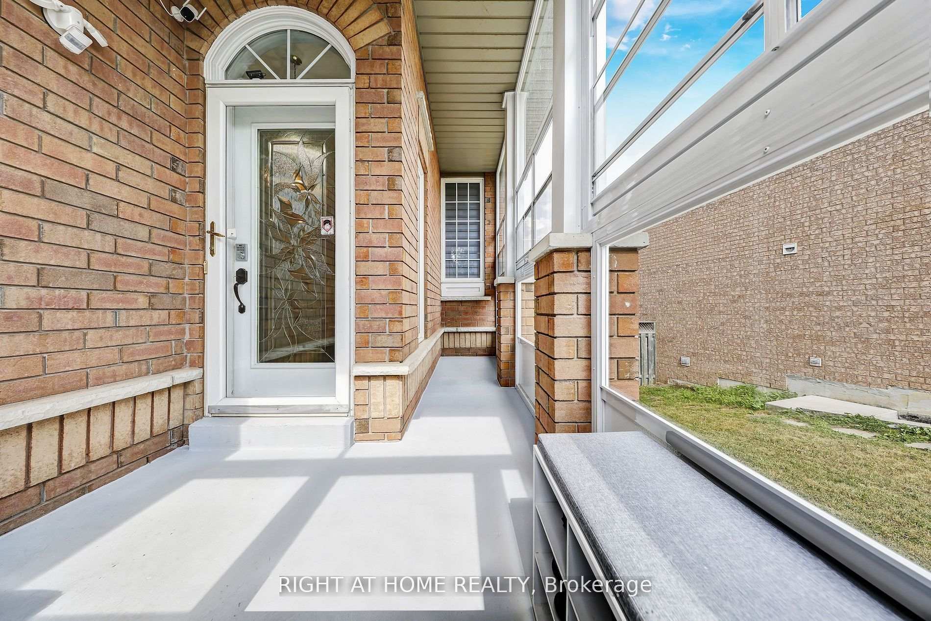 Photo 6 of 36 Hayloft Court, Brampton, Fletcher's Creek Village — HOMEH
