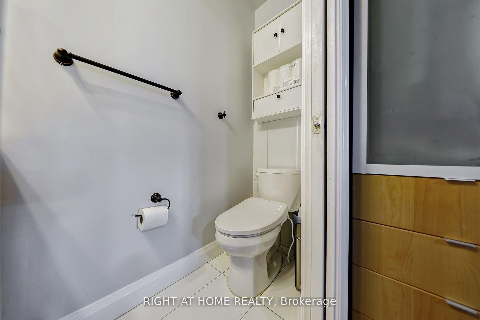 Photo 3 of 36 Hayloft Court, Brampton, Fletcher's Creek Village — HOMEH