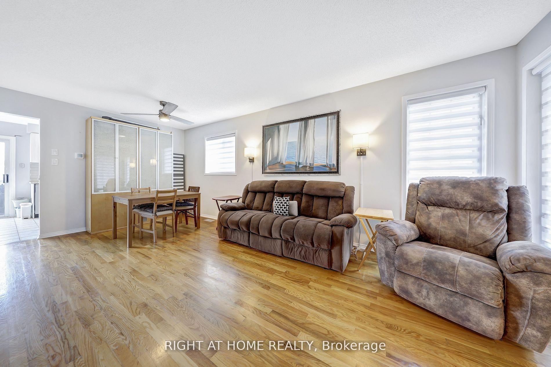 Photo 23 of 36 Hayloft Court, Brampton, Fletcher's Creek Village — HOMEH
