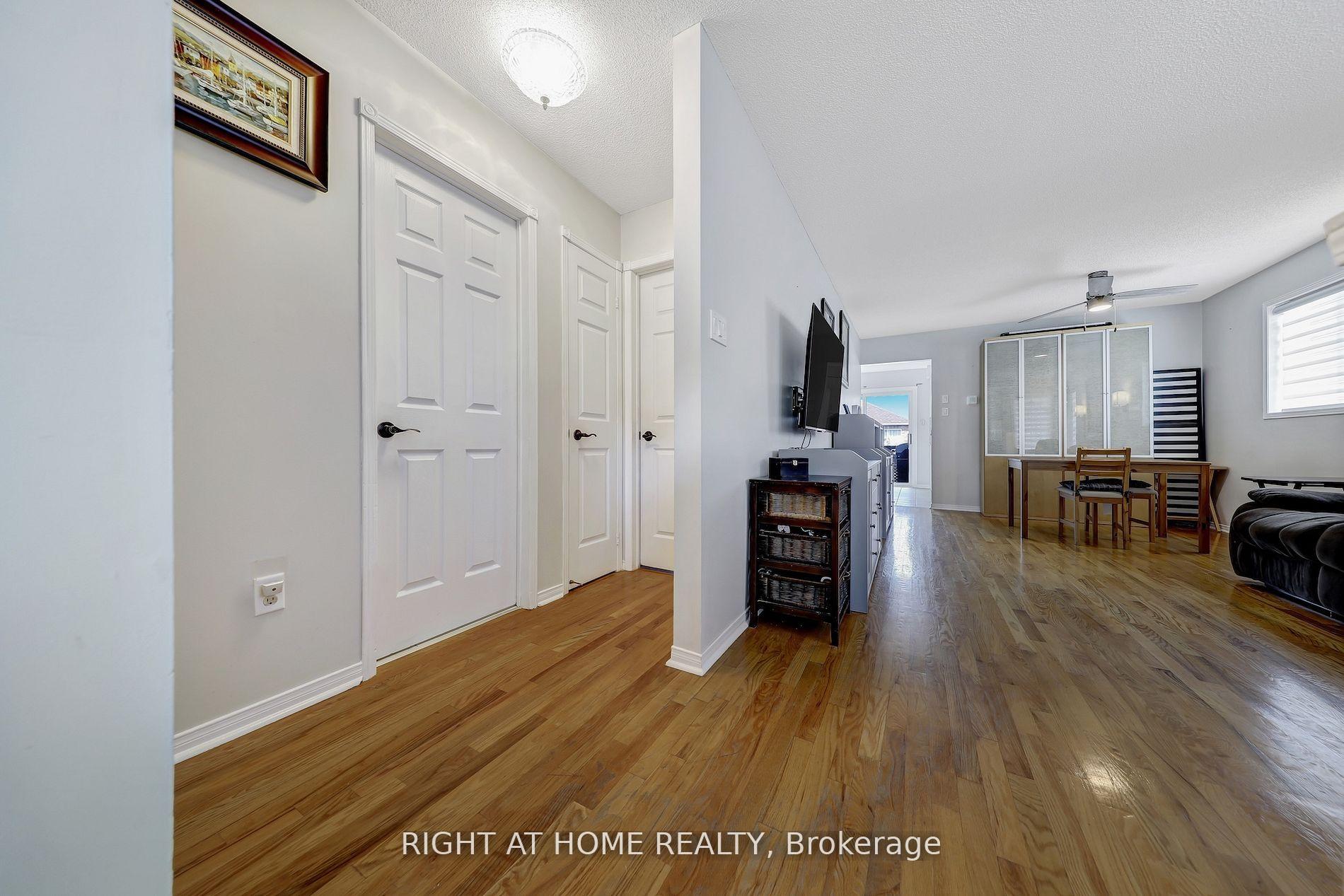 Photo 12 of 36 Hayloft Court, Brampton, Fletcher's Creek Village — HOMEH