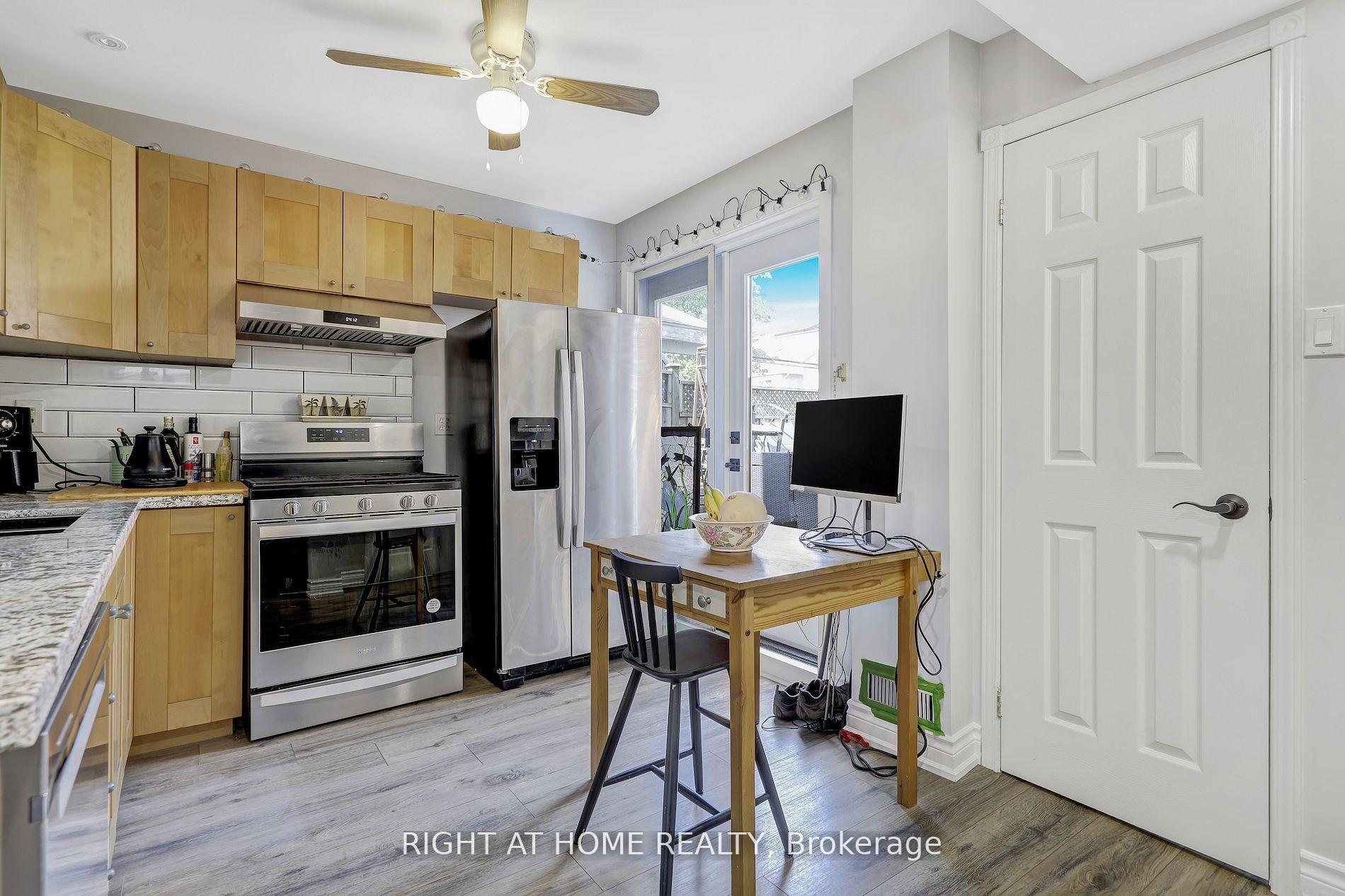 Photo 24 of 36 Hayloft Court, Brampton, Fletcher's Creek Village — HOMEH