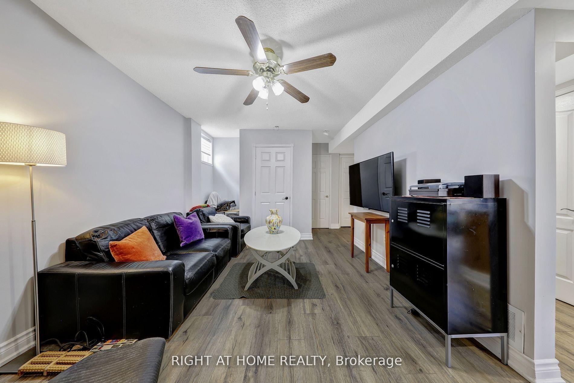 Photo 27 of 36 Hayloft Court, Brampton, Fletcher's Creek Village — HOMEH