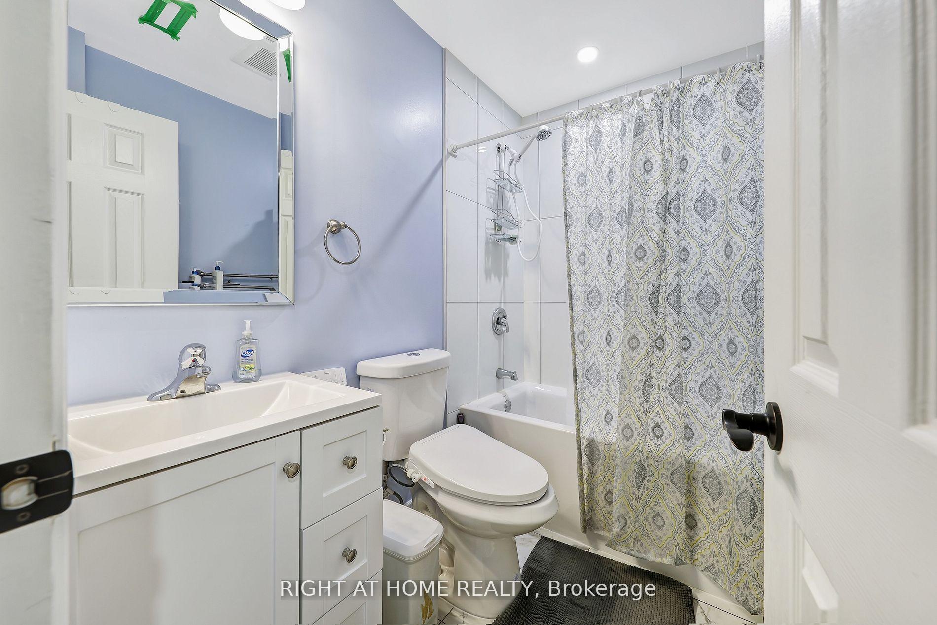 Photo 11 of 36 Hayloft Court, Brampton, Fletcher's Creek Village — HOMEH