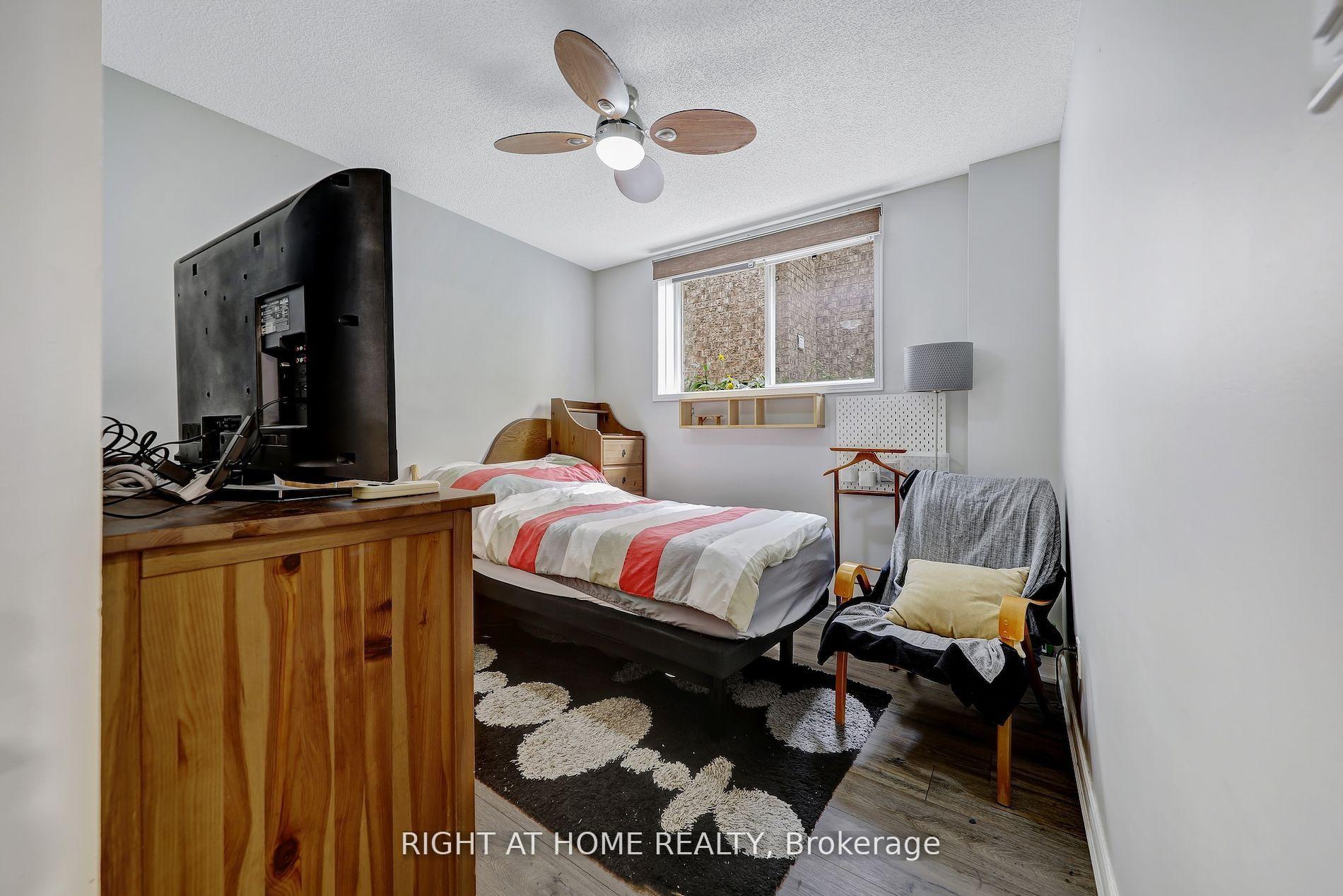 Photo 25 of 36 Hayloft Court, Brampton, Fletcher's Creek Village — HOMEH