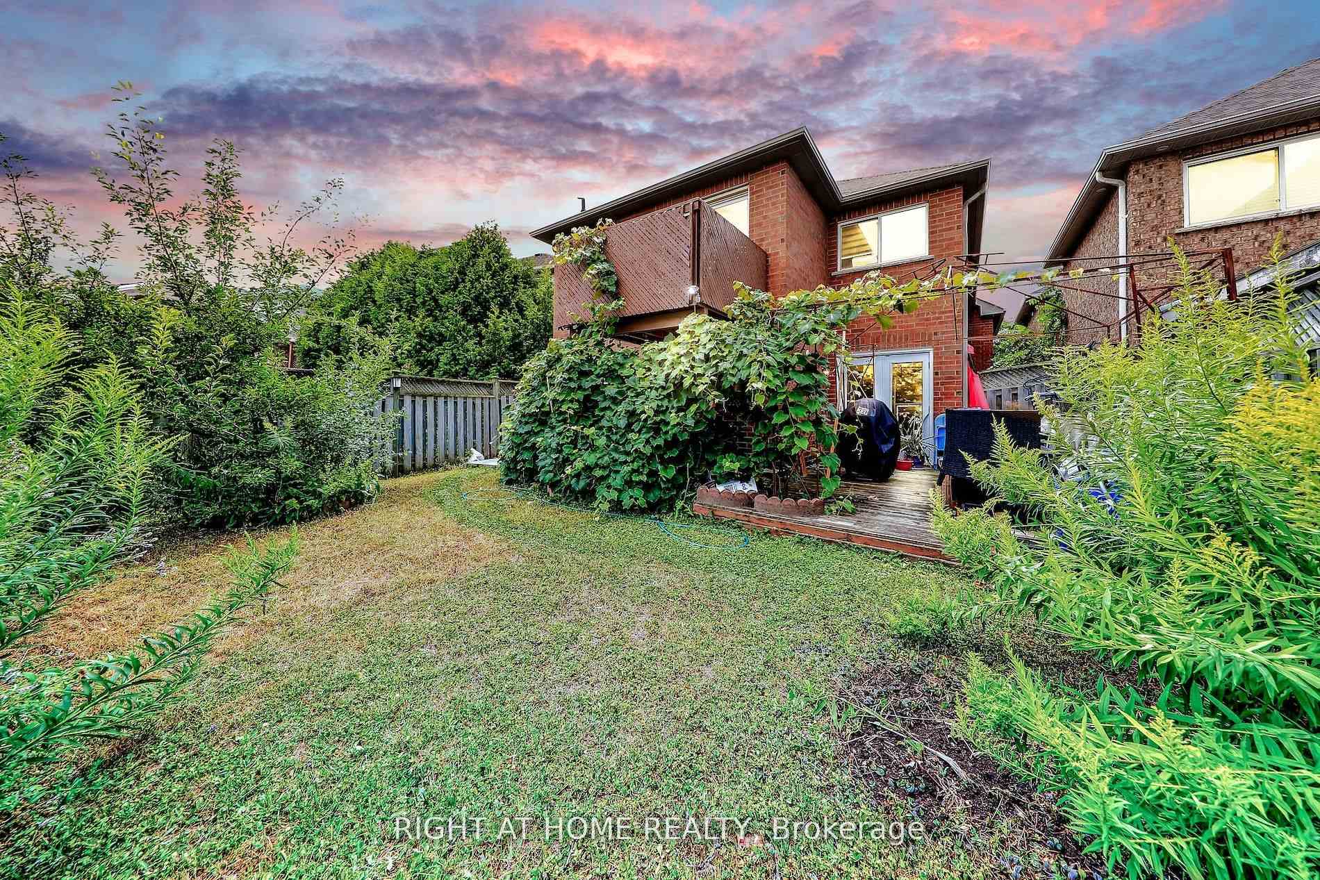Photo 19 of 36 Hayloft Court, Brampton, Fletcher's Creek Village — HOMEH
