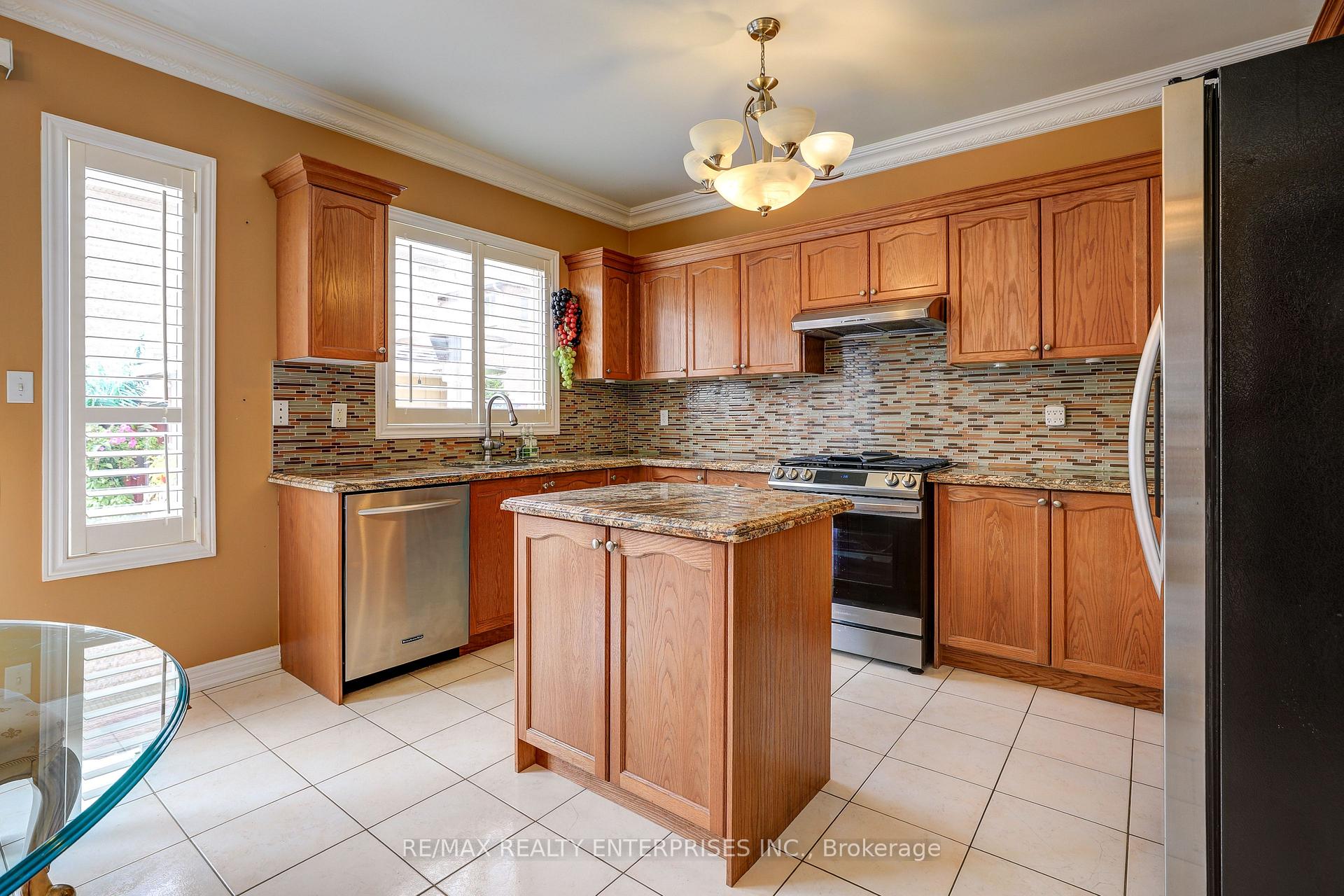 Photo 24 of 20 Saddler Avenue, Brampton, Bram East — HOMEH