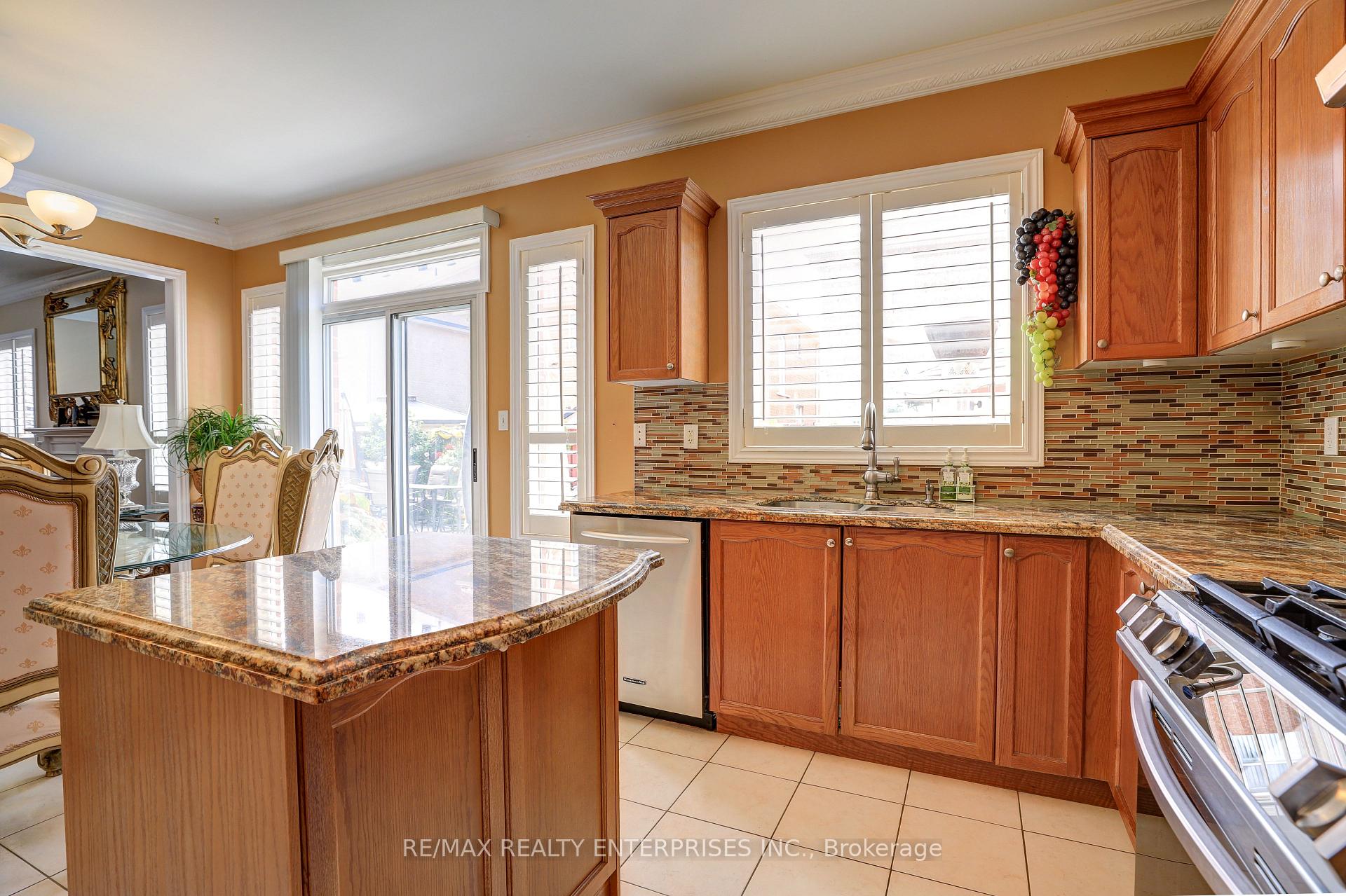 Photo 15 of 20 Saddler Avenue, Brampton, Bram East — HOMEH