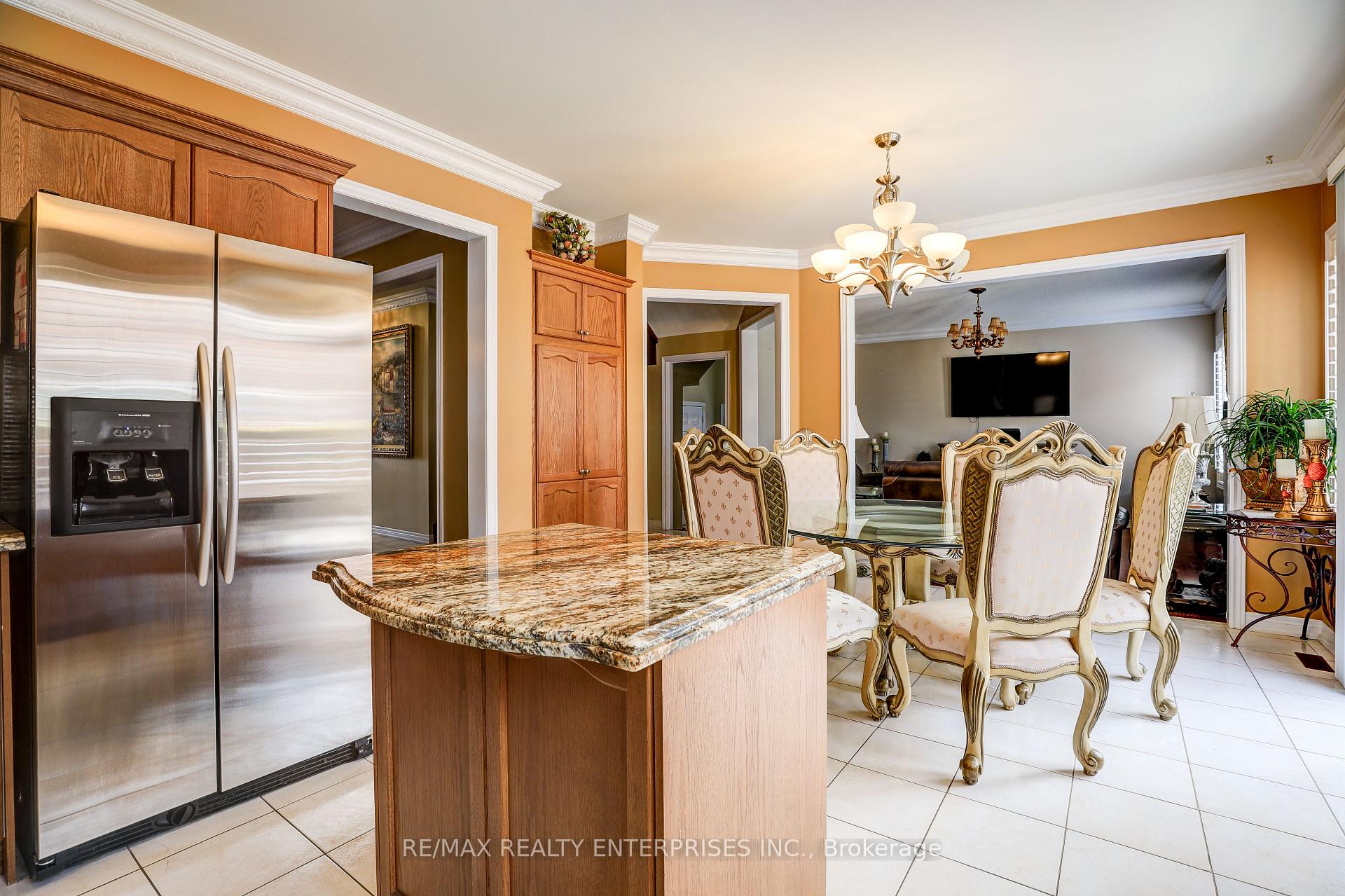 Photo 10 of 20 Saddler Avenue, Brampton, Bram East — HOMEH
