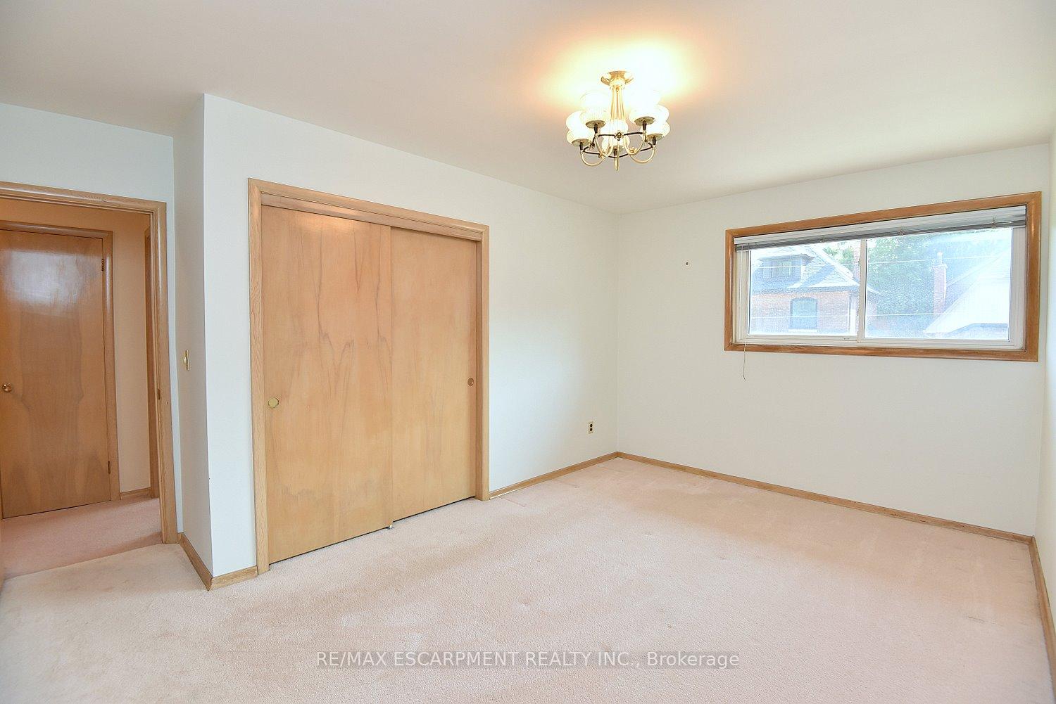 Photo 3 of 140 Kent Street, Hamilton, Kirkendall — HOMEH