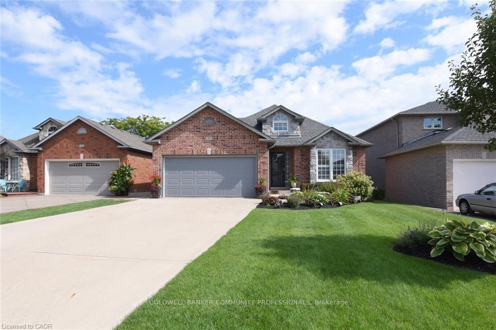 Photo 5 of 17 Durrell Court, Hamilton, Crerar — HOMEH