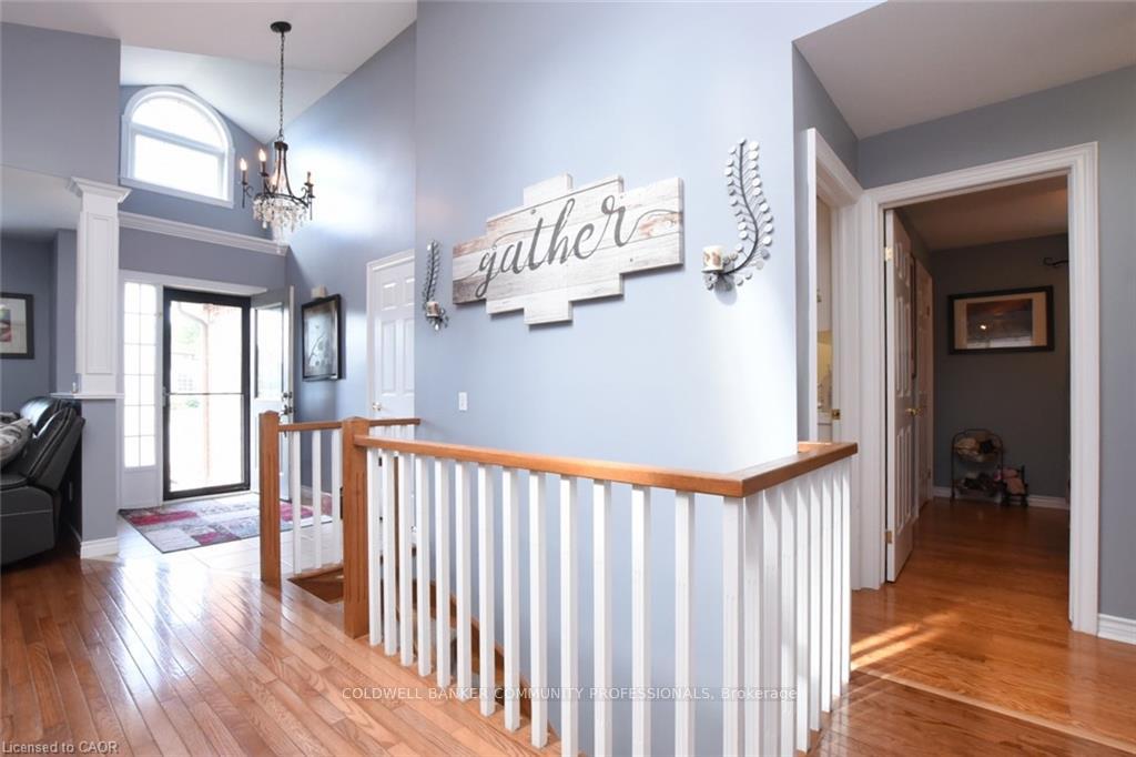 Photo 2 of 17 Durrell Court, Hamilton, Crerar — HOMEH