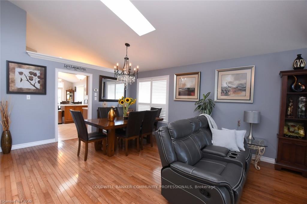 Photo 26 of 17 Durrell Court, Hamilton, Crerar — HOMEH