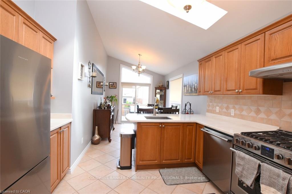 Photo 28 of 17 Durrell Court, Hamilton, Crerar — HOMEH