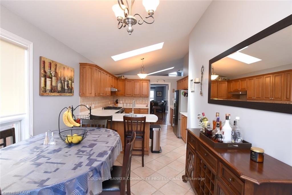 Photo 18 of 17 Durrell Court, Hamilton, Crerar — HOMEH
