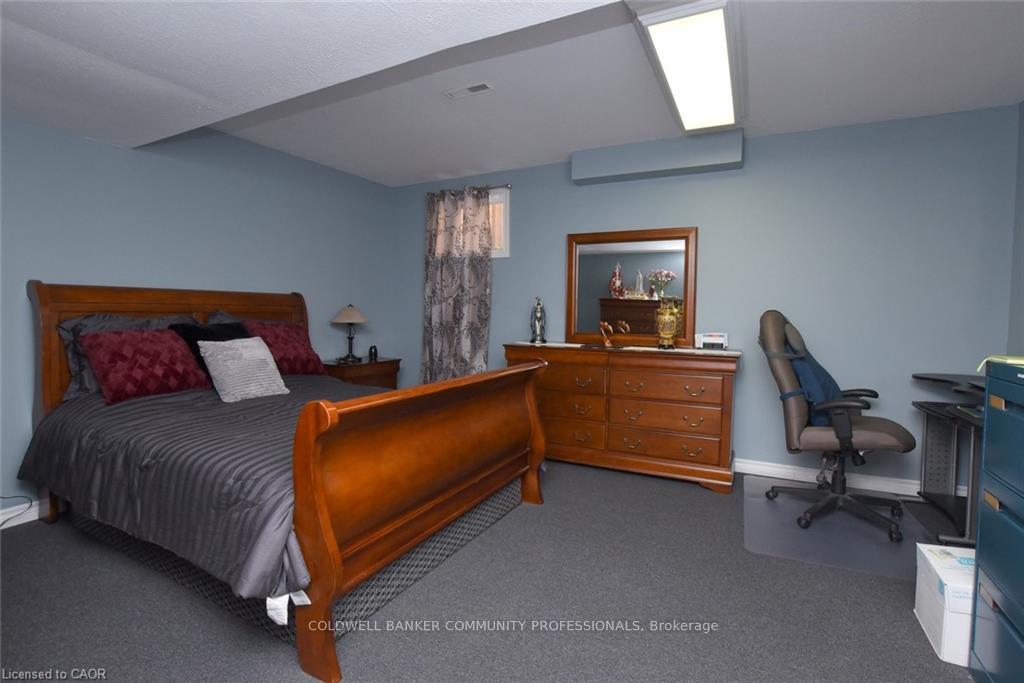 Photo 24 of 17 Durrell Court, Hamilton, Crerar — HOMEH