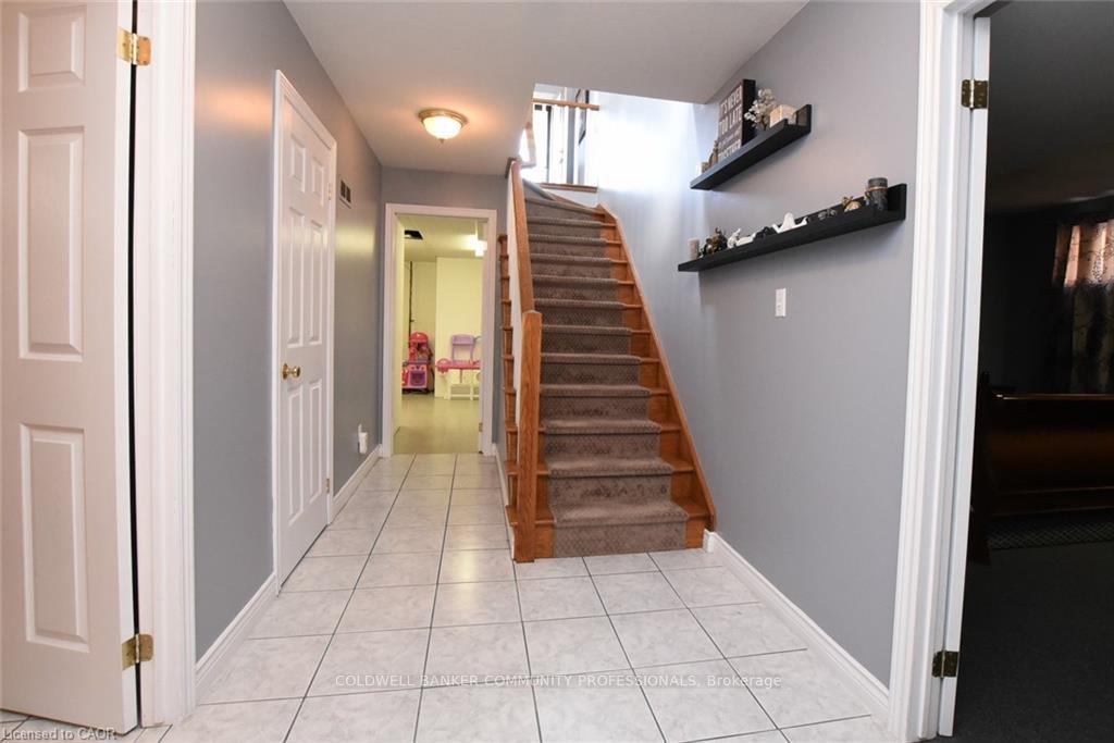 Photo 34 of 17 Durrell Court, Hamilton, Crerar — HOMEH