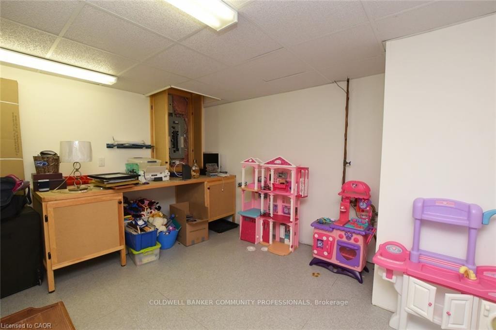 Photo 36 of 17 Durrell Court, Hamilton, Crerar — HOMEH