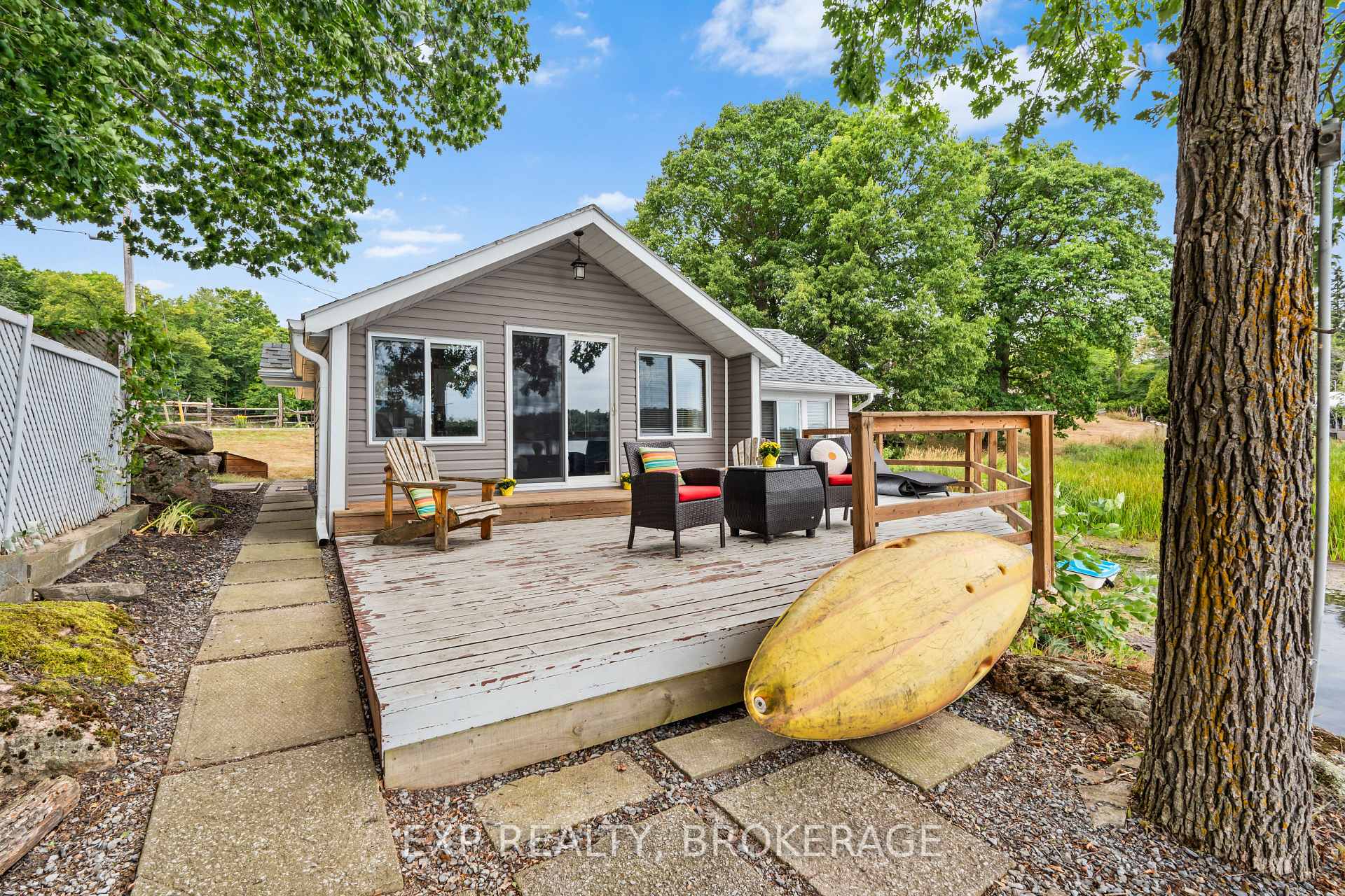 Photo 2 of 1035 Lloyd Lane, Frontenac, Frontenac South — HOMEH