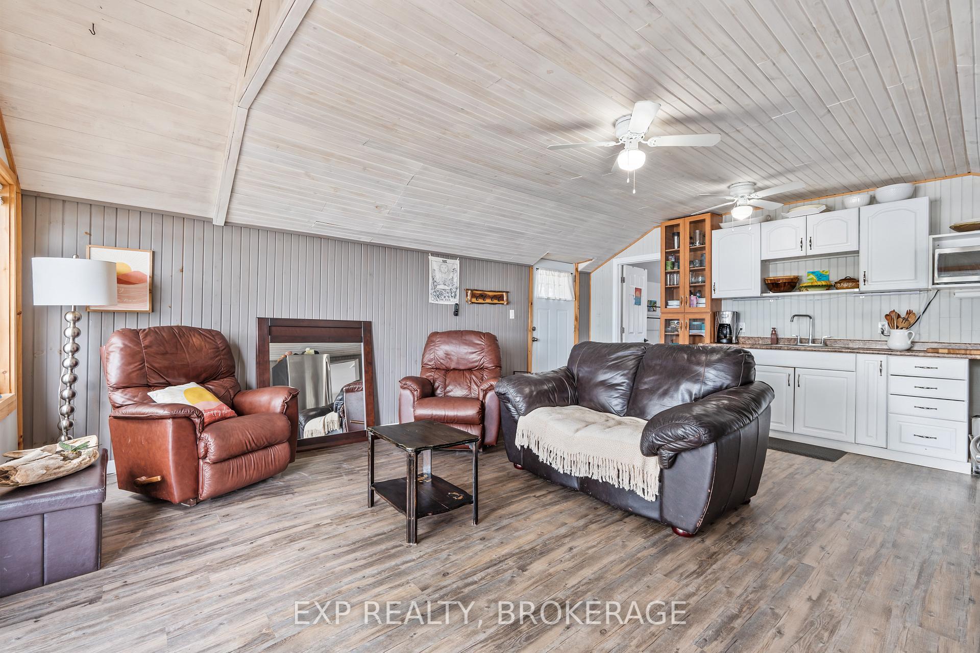 Photo 14 of 1035 Lloyd Lane, Frontenac, Frontenac South — HOMEH