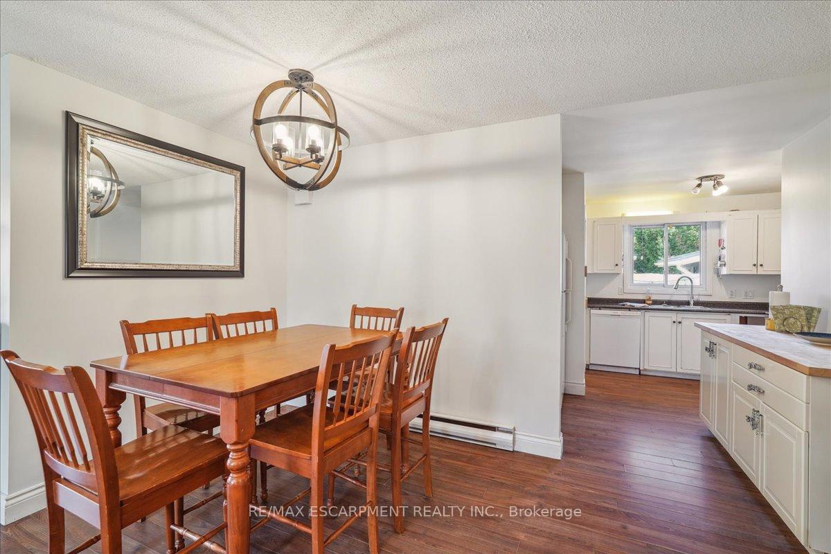Photo 5 of 255 Brown Street, Gravenhurst, Muskoka (S) — HOMEH