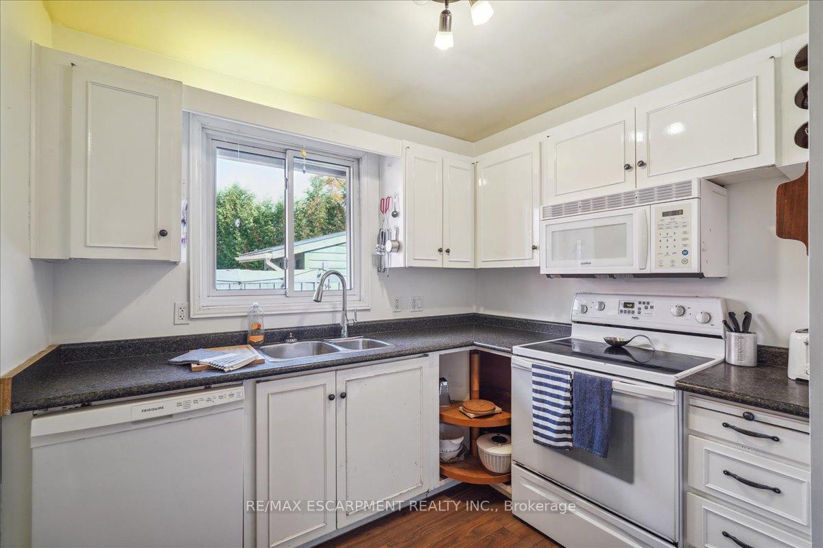 Photo 7 of 255 Brown Street, Gravenhurst, Muskoka (S) — HOMEH