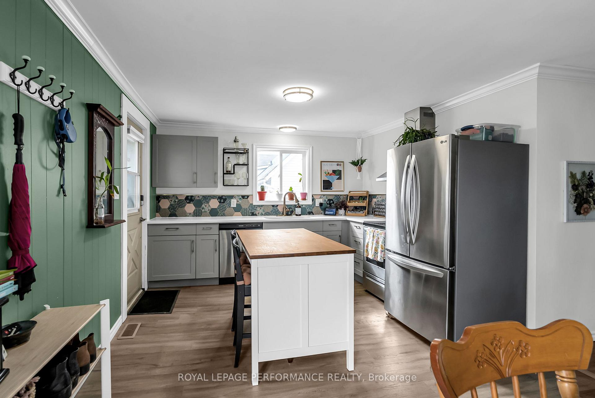 Photo 19 of 40 Cartier Avenue, Cornwall — HOMEH