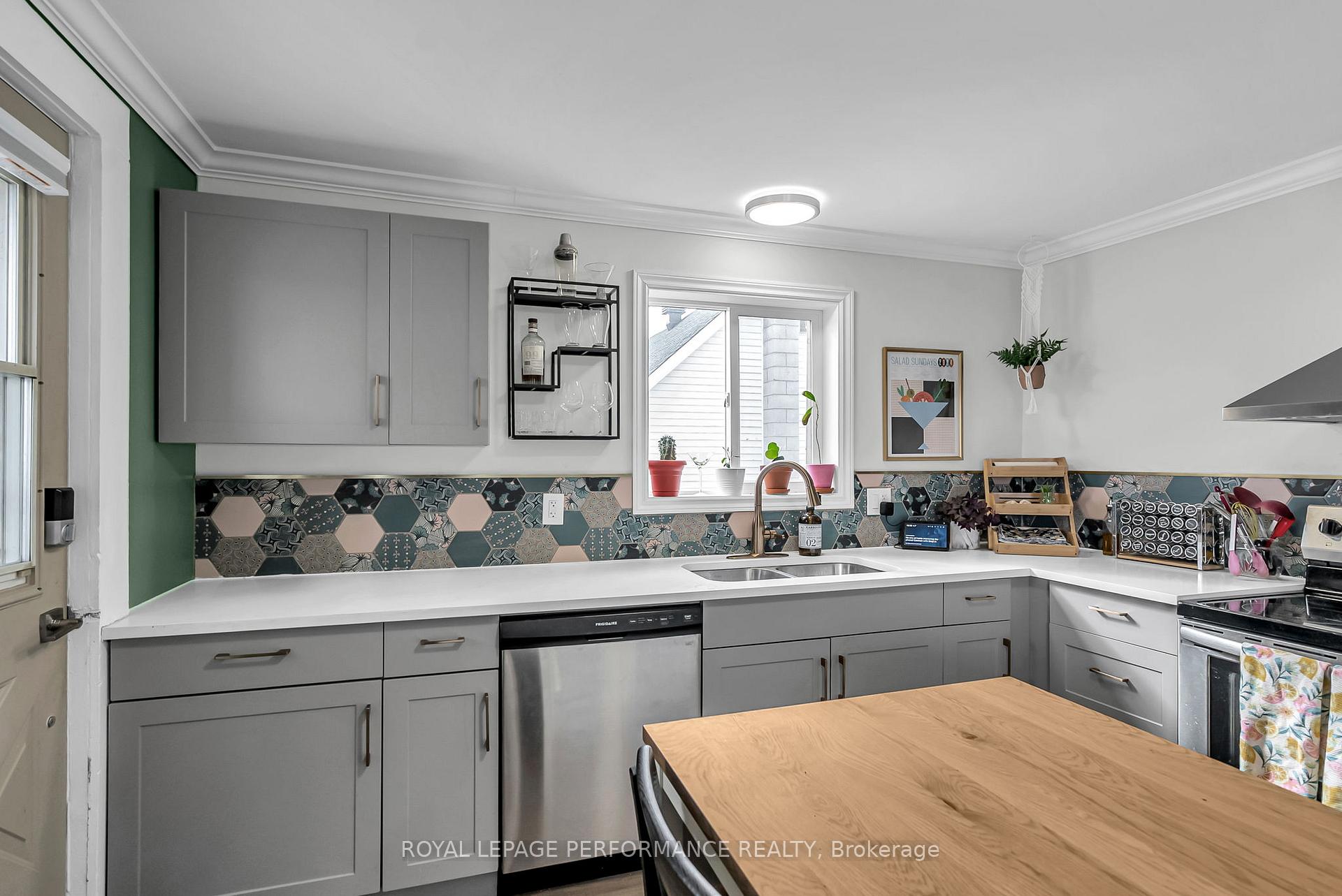 Photo 20 of 40 Cartier Avenue, Cornwall — HOMEH