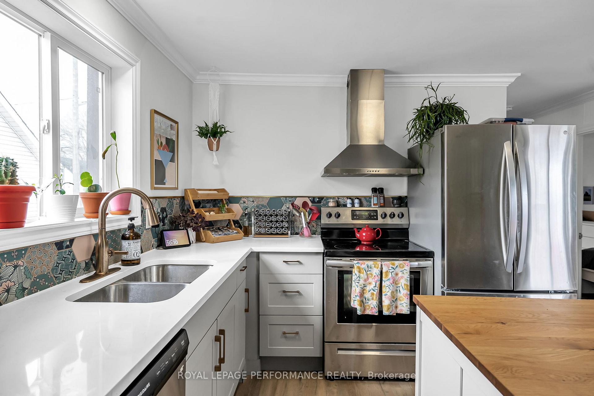 Photo 21 of 40 Cartier Avenue, Cornwall — HOMEH