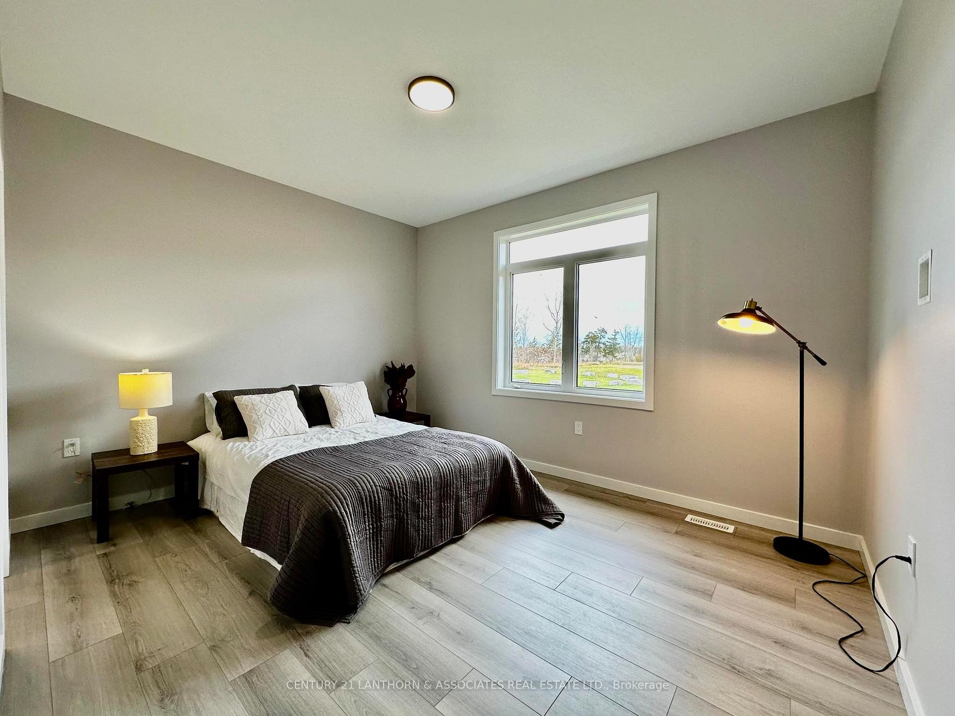 Photo 11 of 28 Summit Crescent, Belleville, Belleville Ward — HOMEH