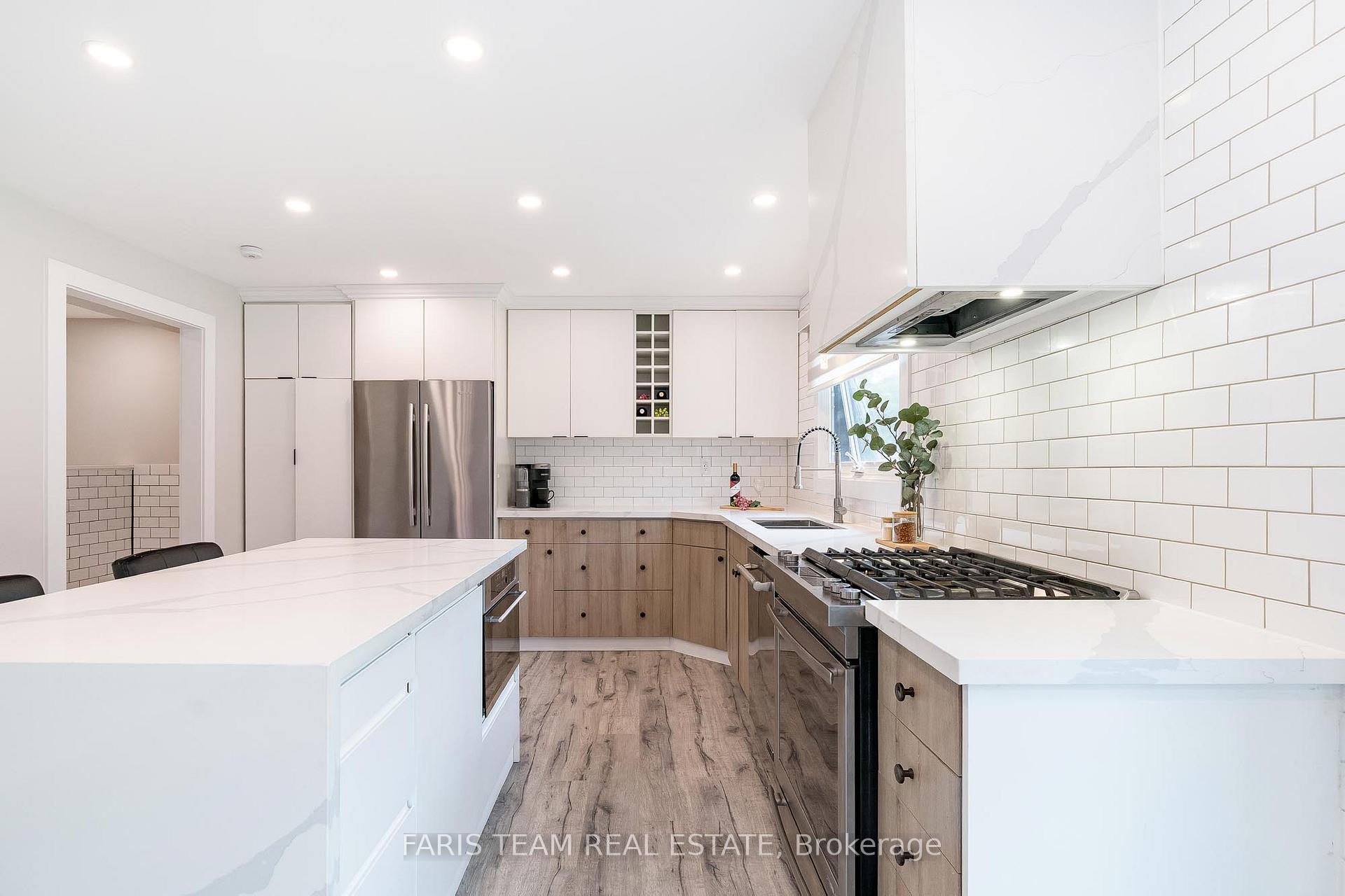 Photo 5 of 432 Edgehill Drive, Barrie, Edgehill Drive — HOMEH