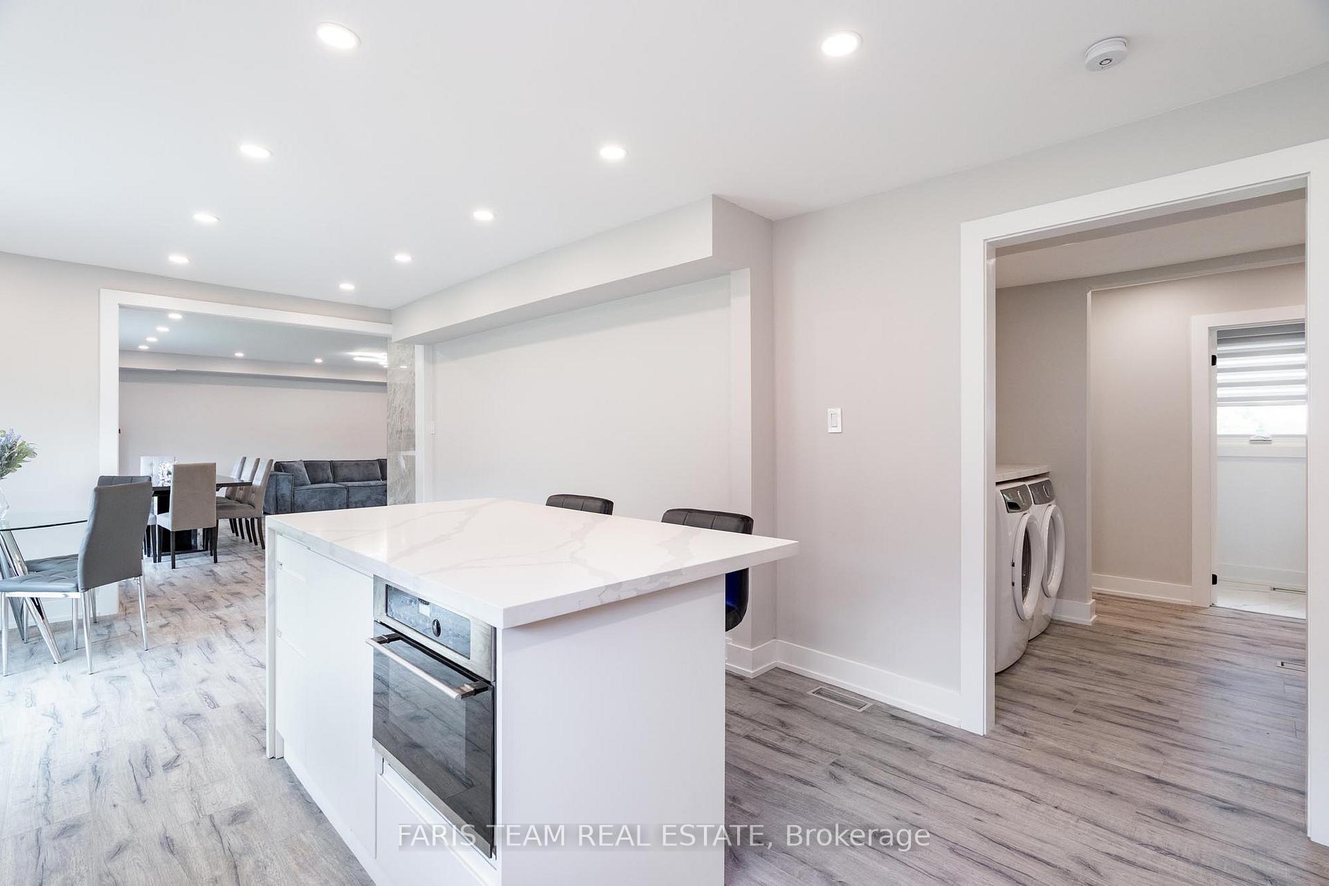 Photo 10 of 432 Edgehill Drive, Barrie, Edgehill Drive — HOMEH