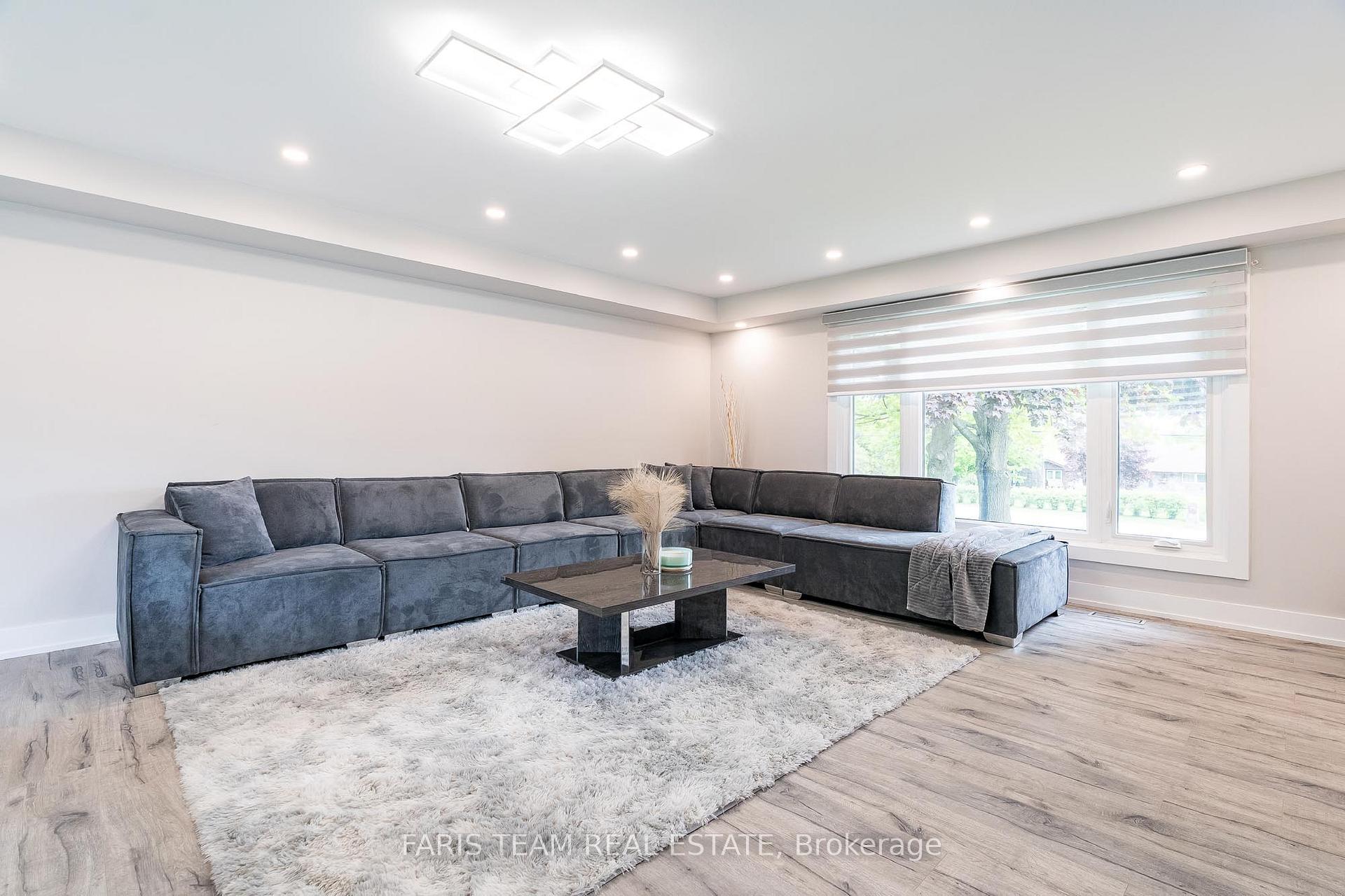 Photo 15 of 432 Edgehill Drive, Barrie, Edgehill Drive — HOMEH