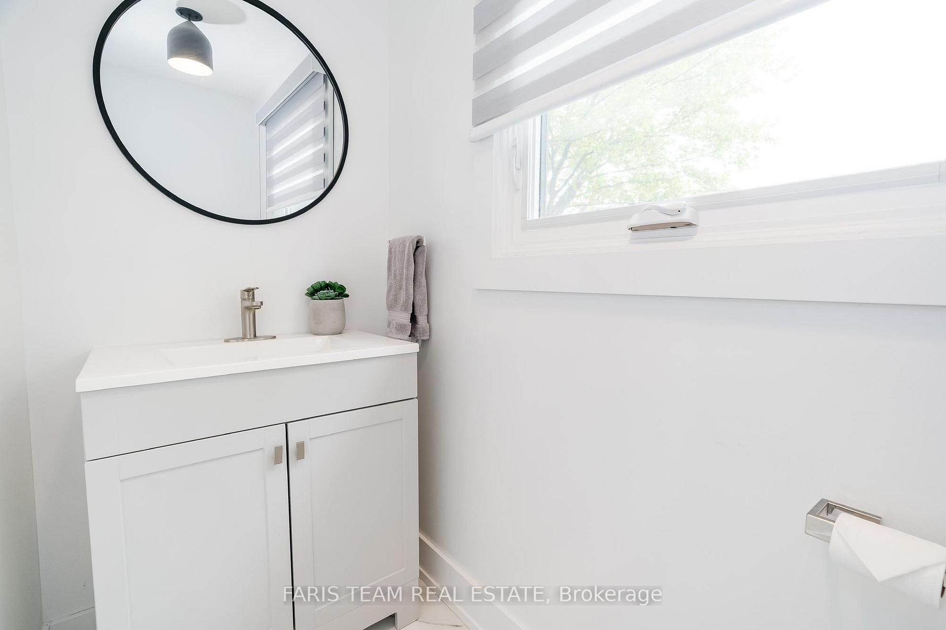 Photo 16 of 432 Edgehill Drive, Barrie, Edgehill Drive — HOMEH