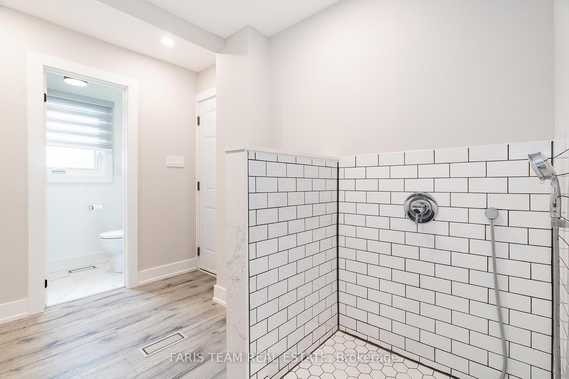 Photo 18 of 432 Edgehill Drive, Barrie, Edgehill Drive — HOMEH