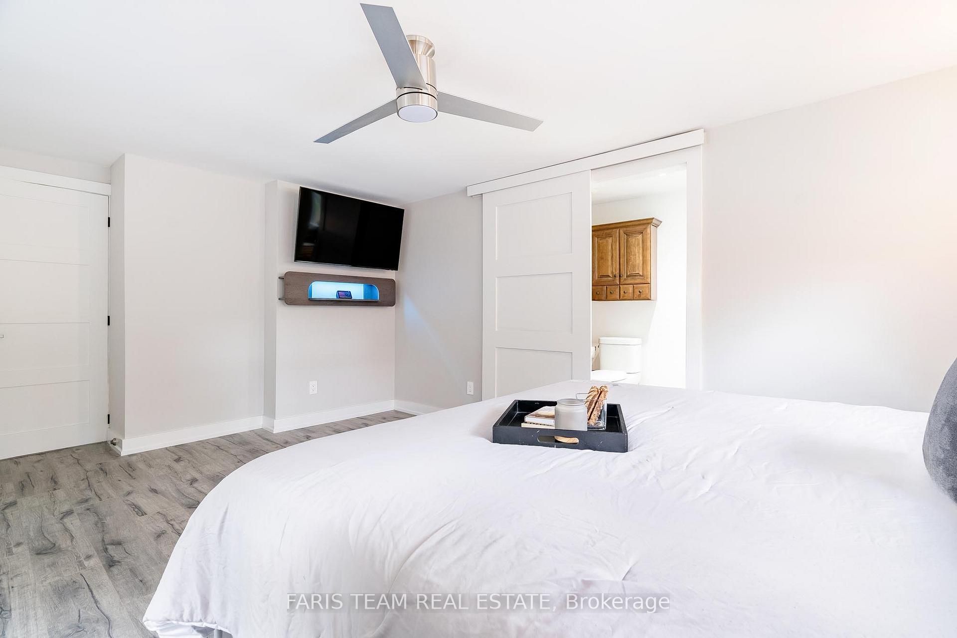 Photo 20 of 432 Edgehill Drive, Barrie, Edgehill Drive — HOMEH