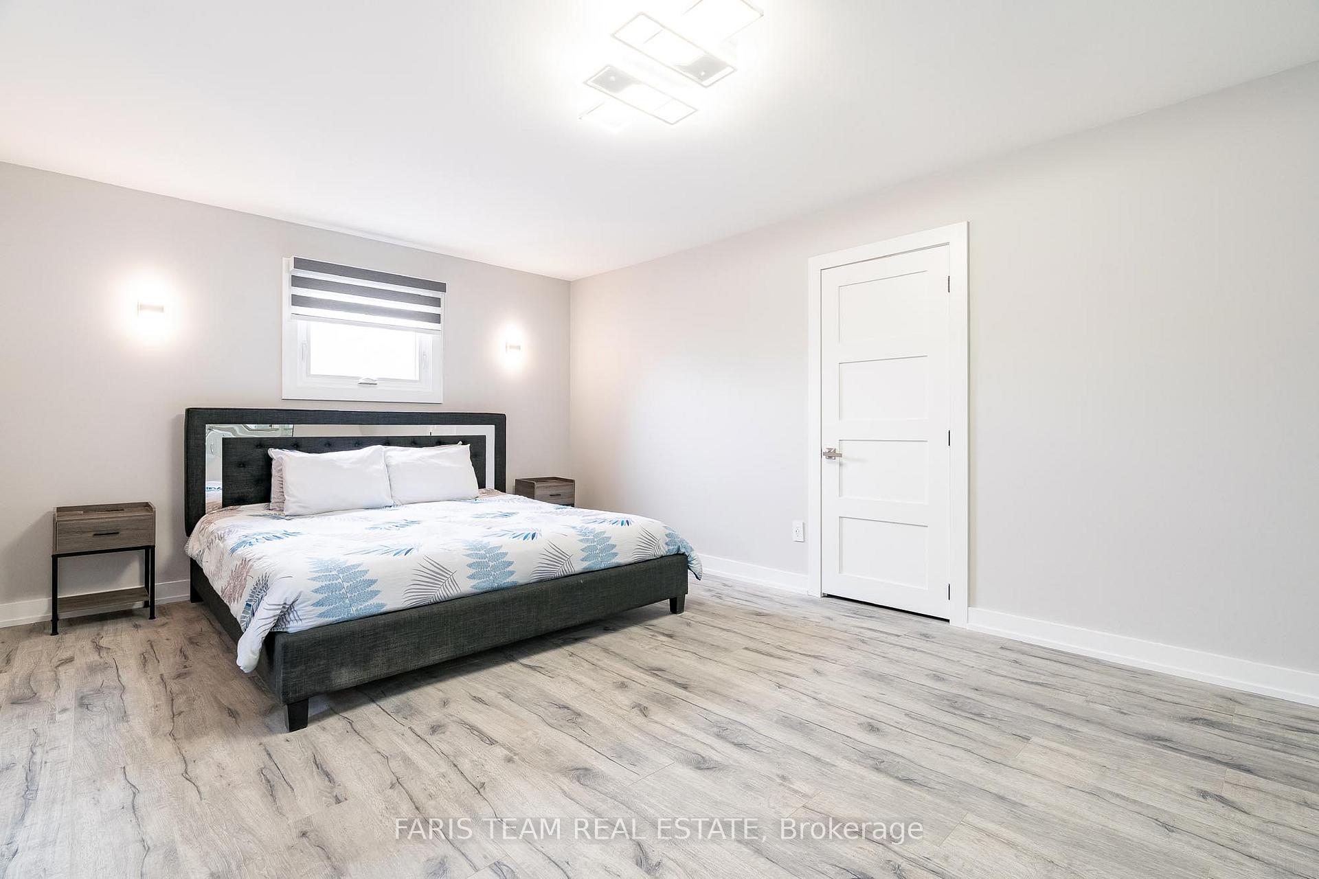 Photo 23 of 432 Edgehill Drive, Barrie, Edgehill Drive — HOMEH