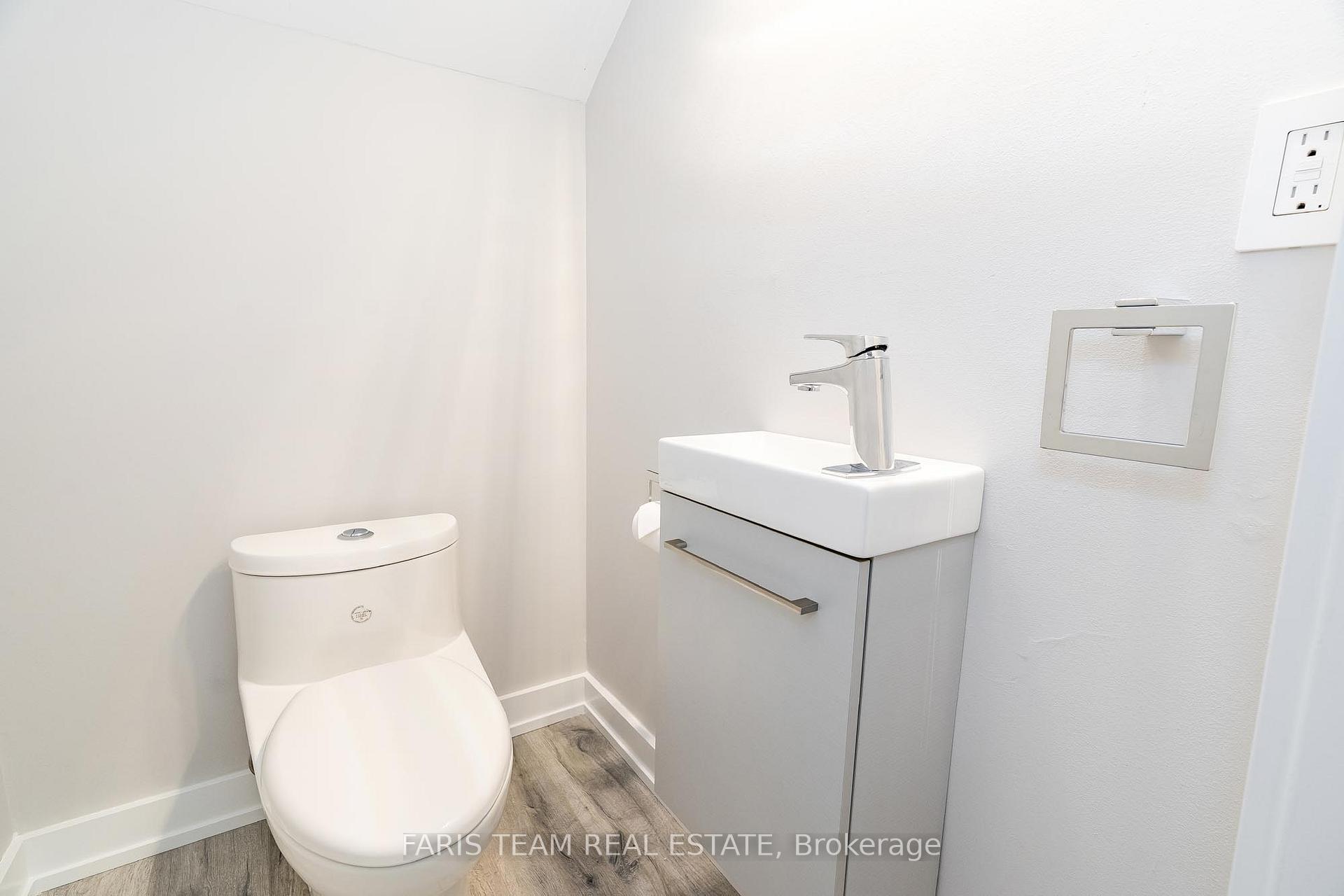 Photo 24 of 432 Edgehill Drive, Barrie, Edgehill Drive — HOMEH