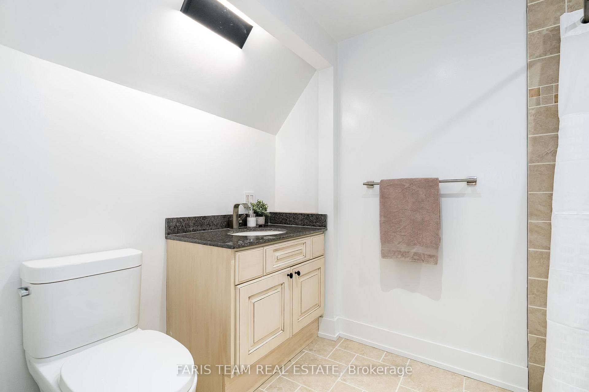 Photo 27 of 432 Edgehill Drive, Barrie, Edgehill Drive — HOMEH