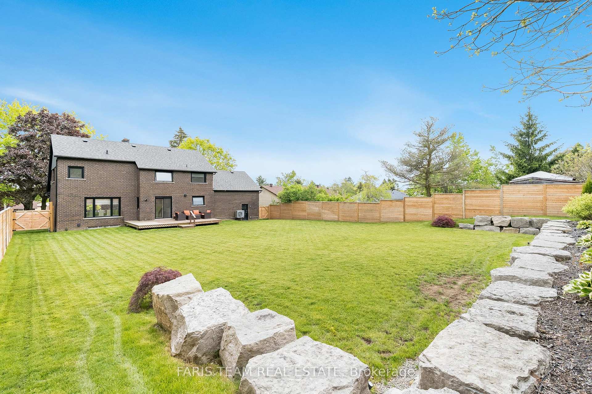 Photo 38 of 432 Edgehill Drive, Barrie, Edgehill Drive — HOMEH