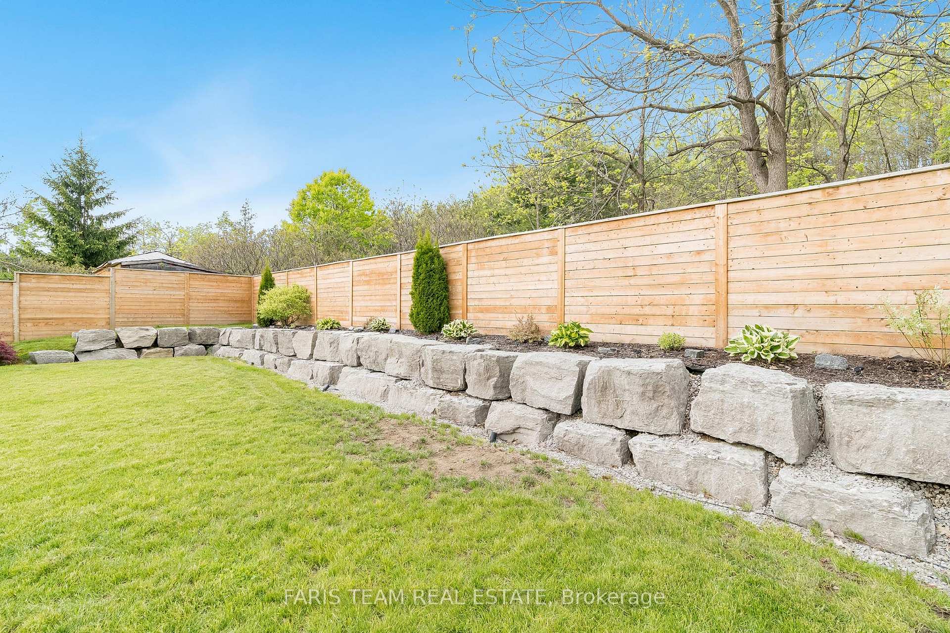 Photo 39 of 432 Edgehill Drive, Barrie, Edgehill Drive — HOMEH
