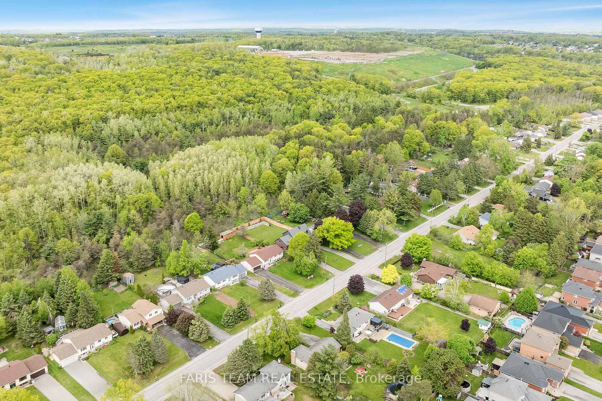 Photo 42 of 432 Edgehill Drive, Barrie, Edgehill Drive — HOMEH