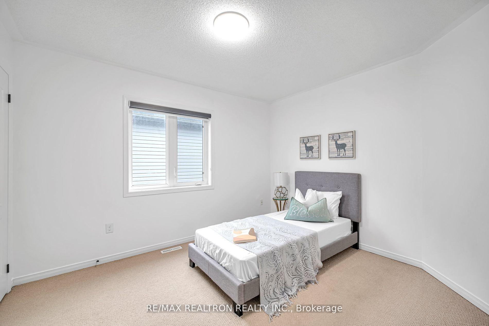 Photo 17 of 27 Alldread Crescent, Clarington, Newcastle — HOMEH