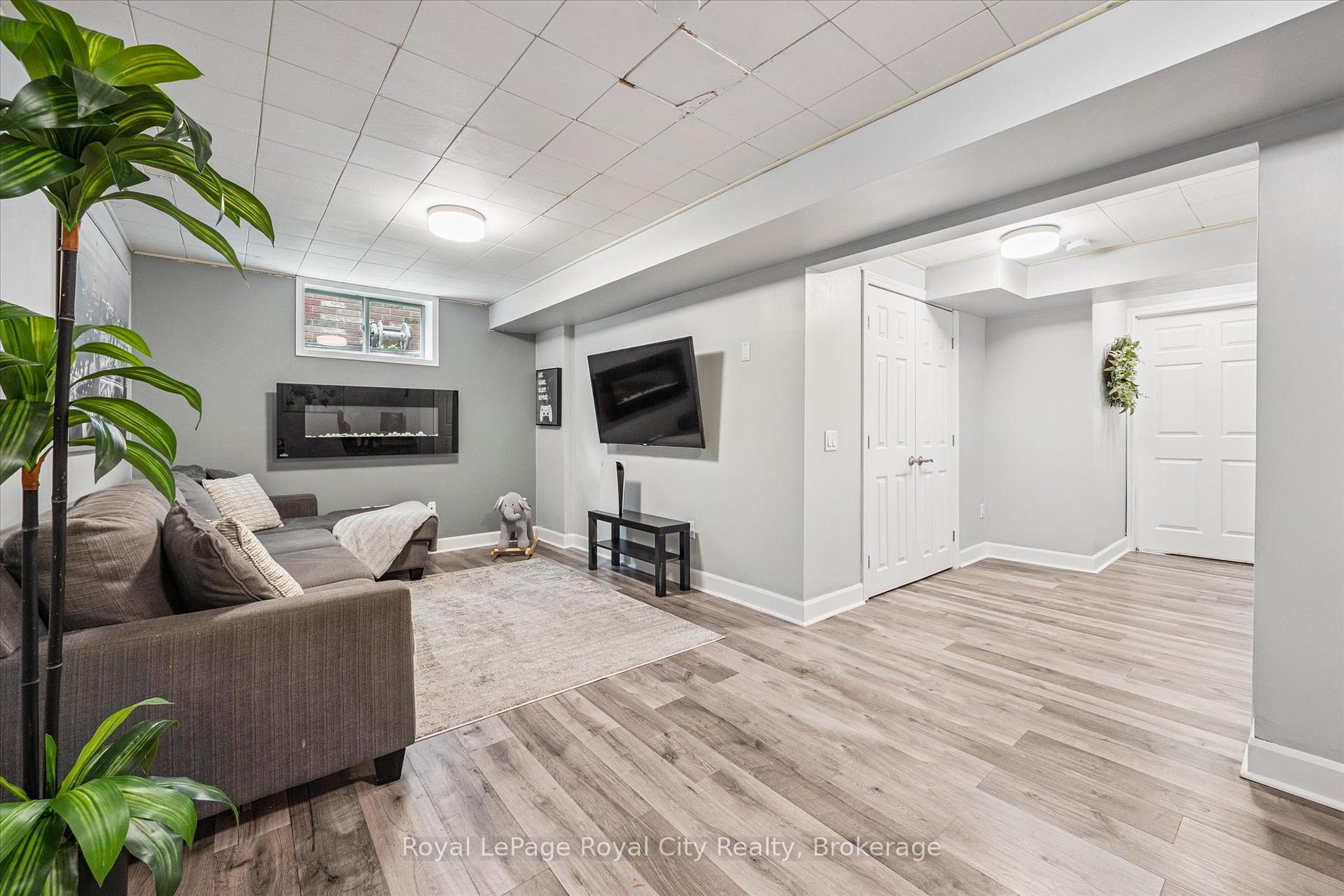 Photo 25 of 23 Fuller Drive, Guelph, Grange Road — HOMEH