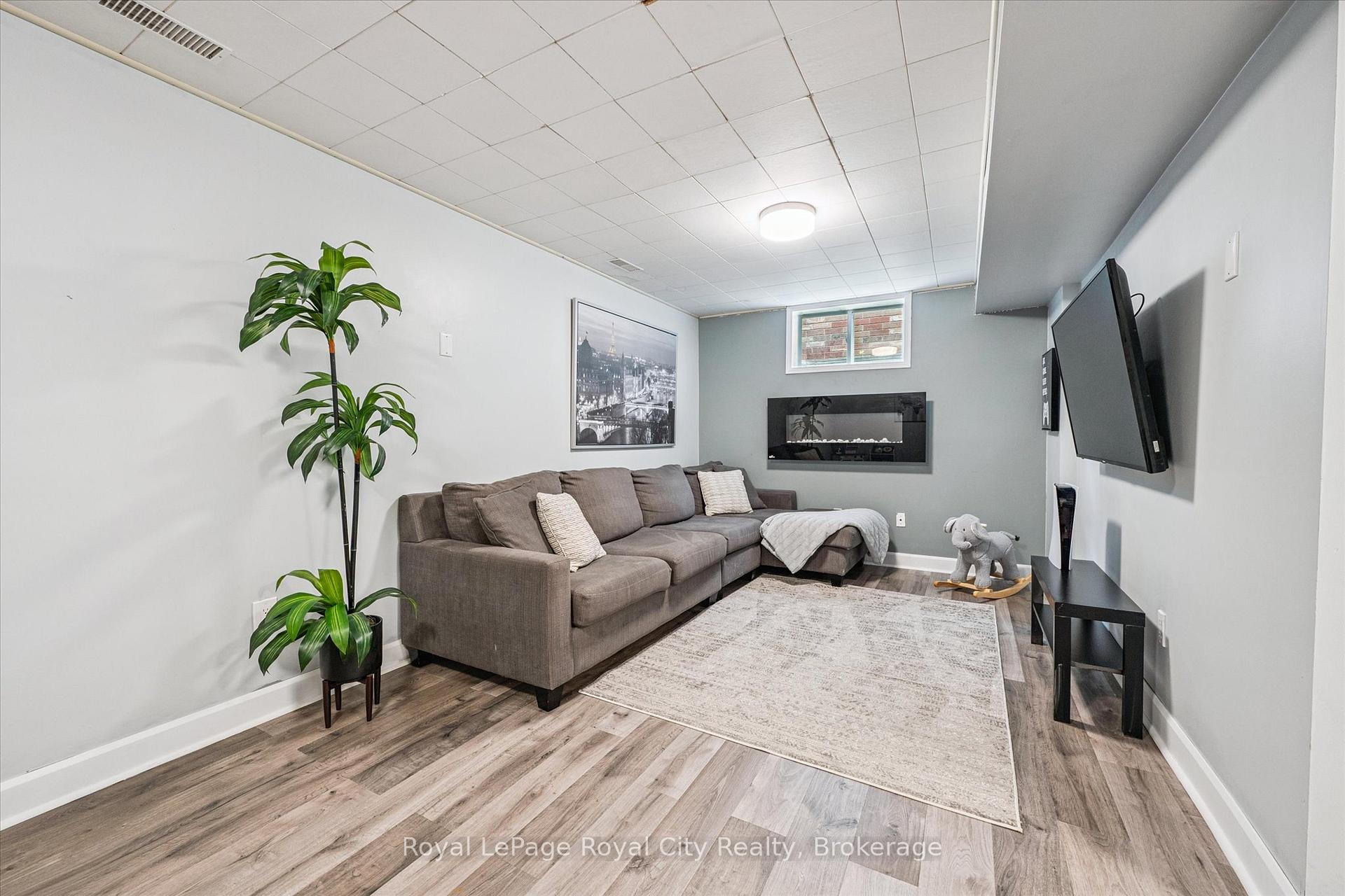 Photo 26 of 23 Fuller Drive, Guelph, Grange Road — HOMEH