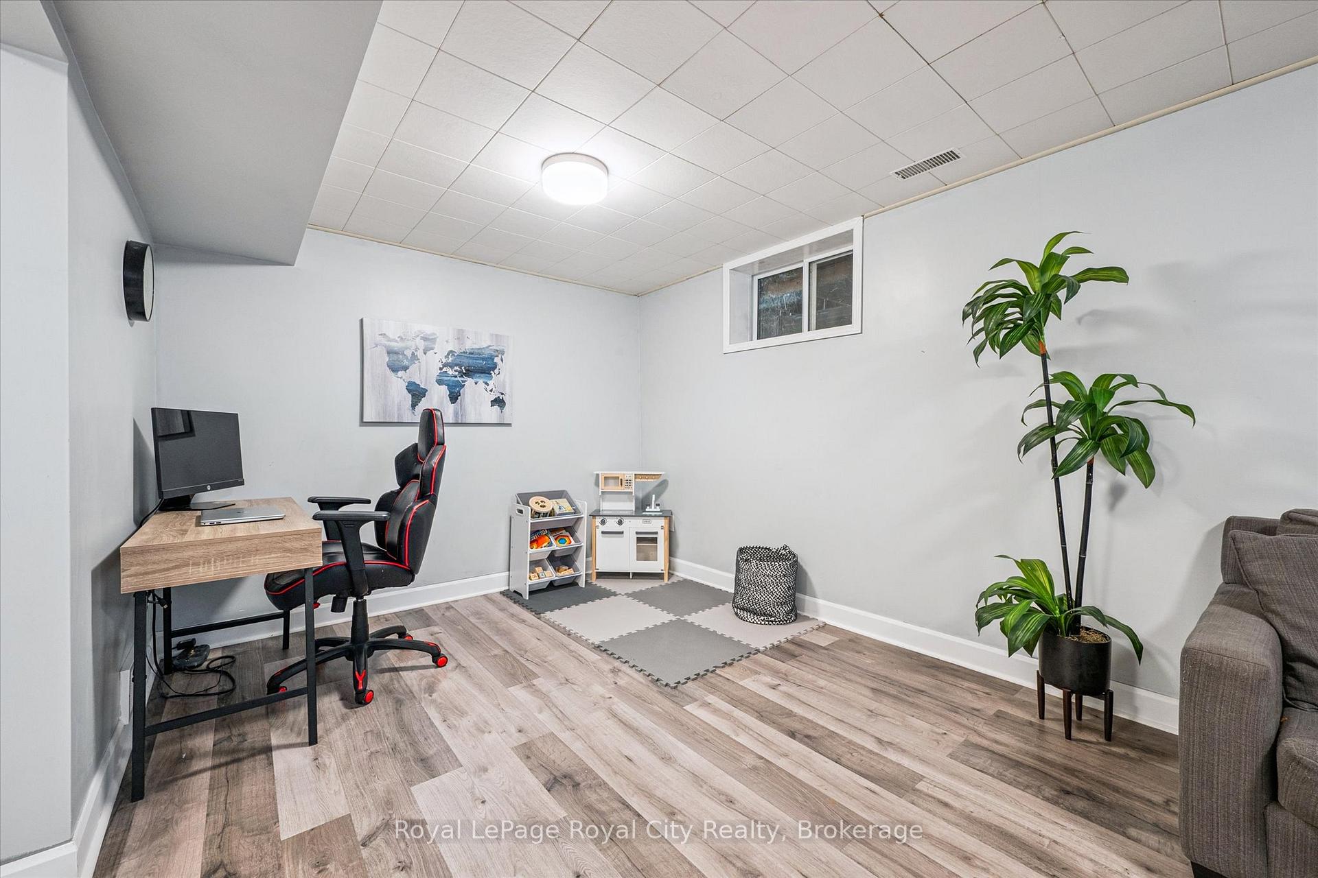 Photo 29 of 23 Fuller Drive, Guelph, Grange Road — HOMEH