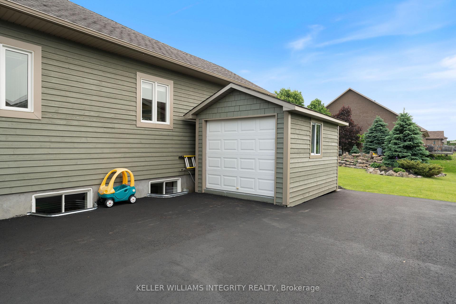 Photo 35 of 6373 Blossom Trail Drive, Ottawa, Greely — HOMEH