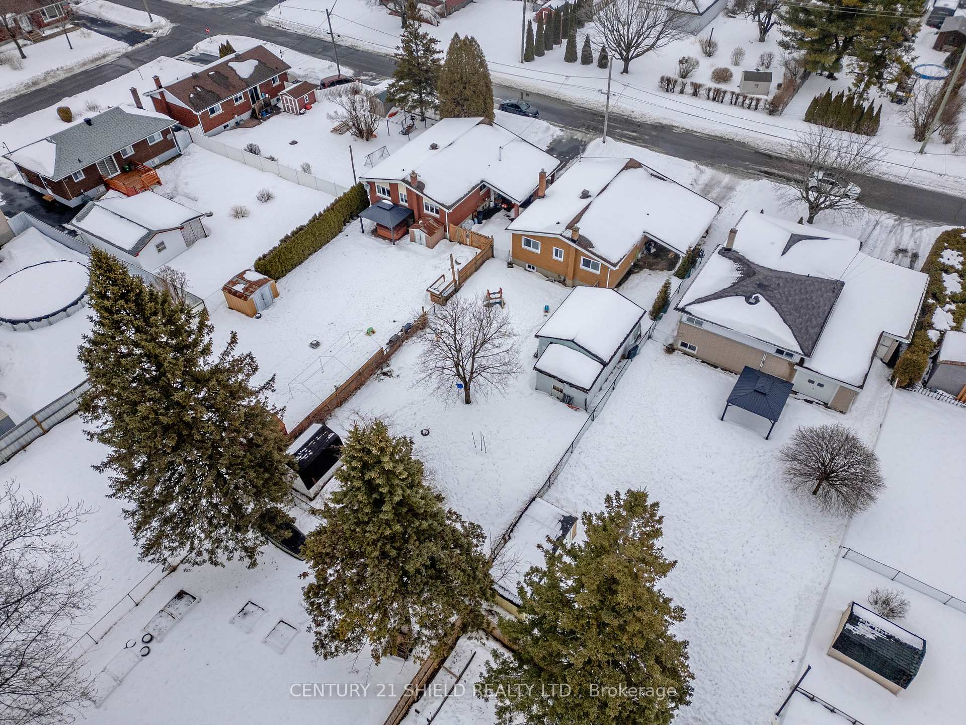 Photo 4 of 304 Wallrich Avenue, Cornwall — HOMEH