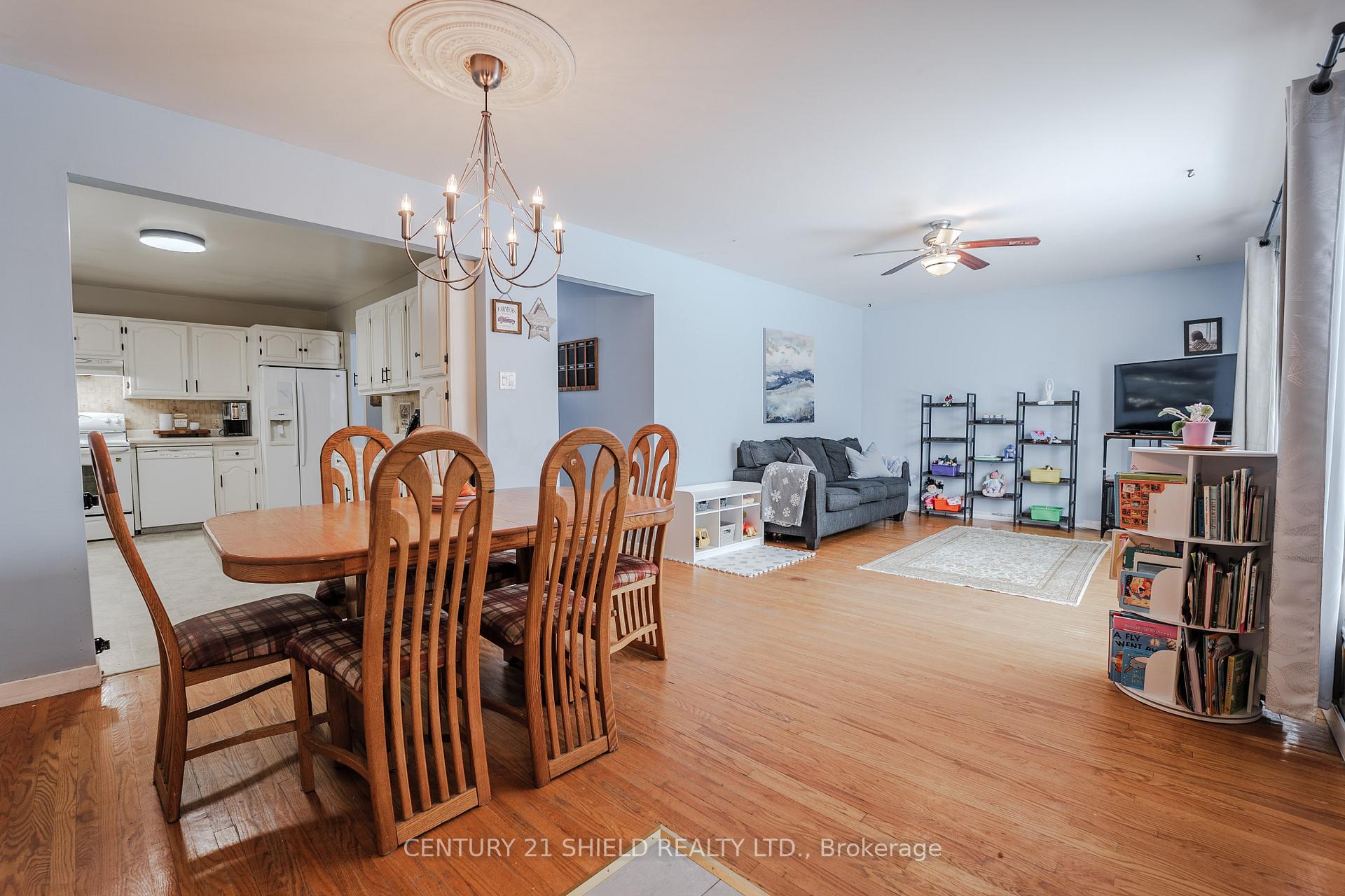 Photo 5 of 304 Wallrich Avenue, Cornwall — HOMEH