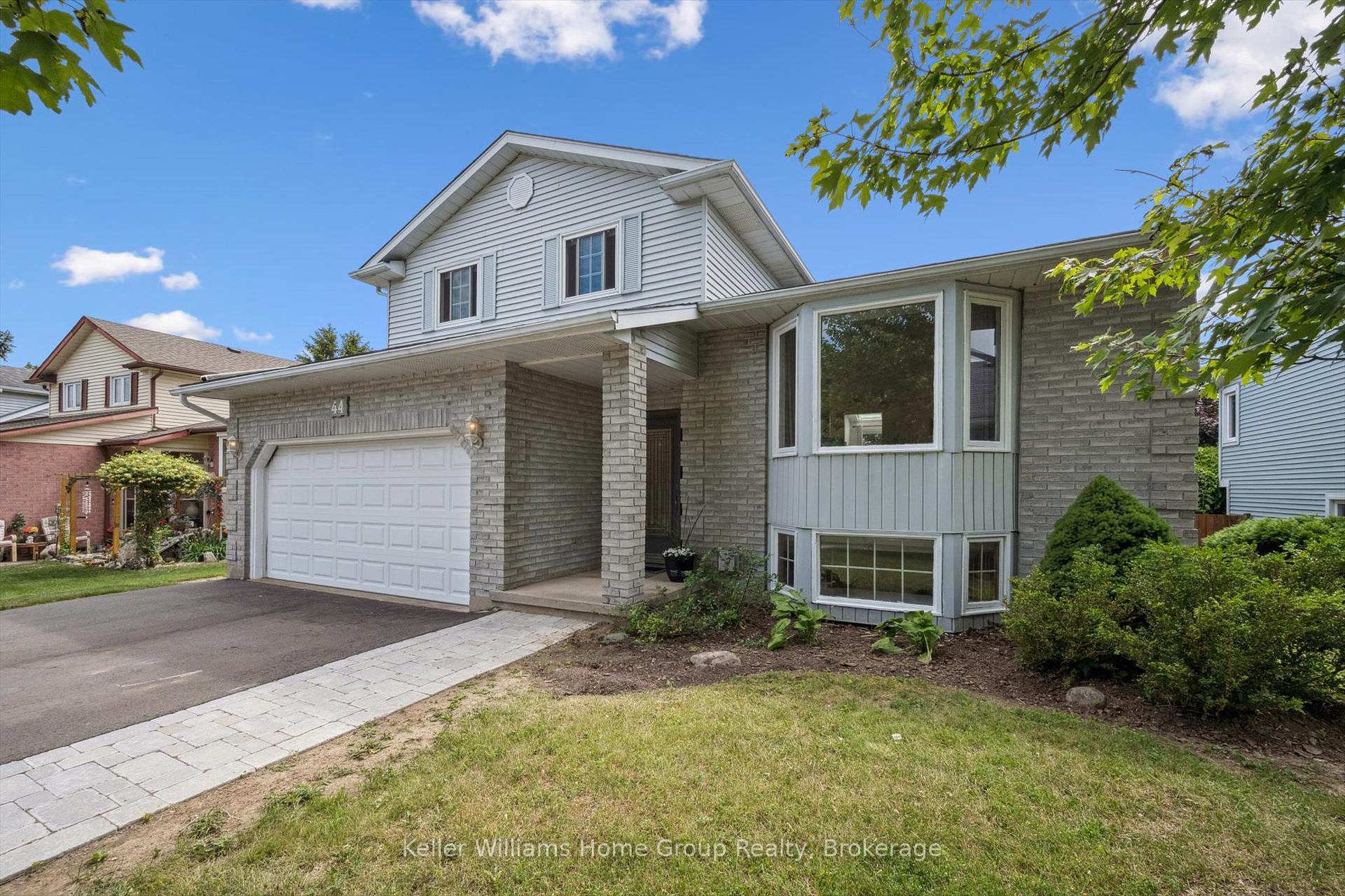 Photo 3 of 44 Greenwich Drive, Guelph, Willow West/Sugarbush/West Acres — HOMEH