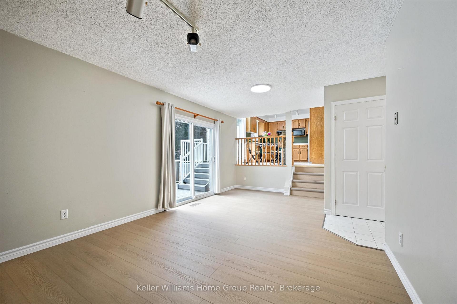 Photo 16 of 44 Greenwich Drive, Guelph, Willow West/Sugarbush/West Acres — HOMEH